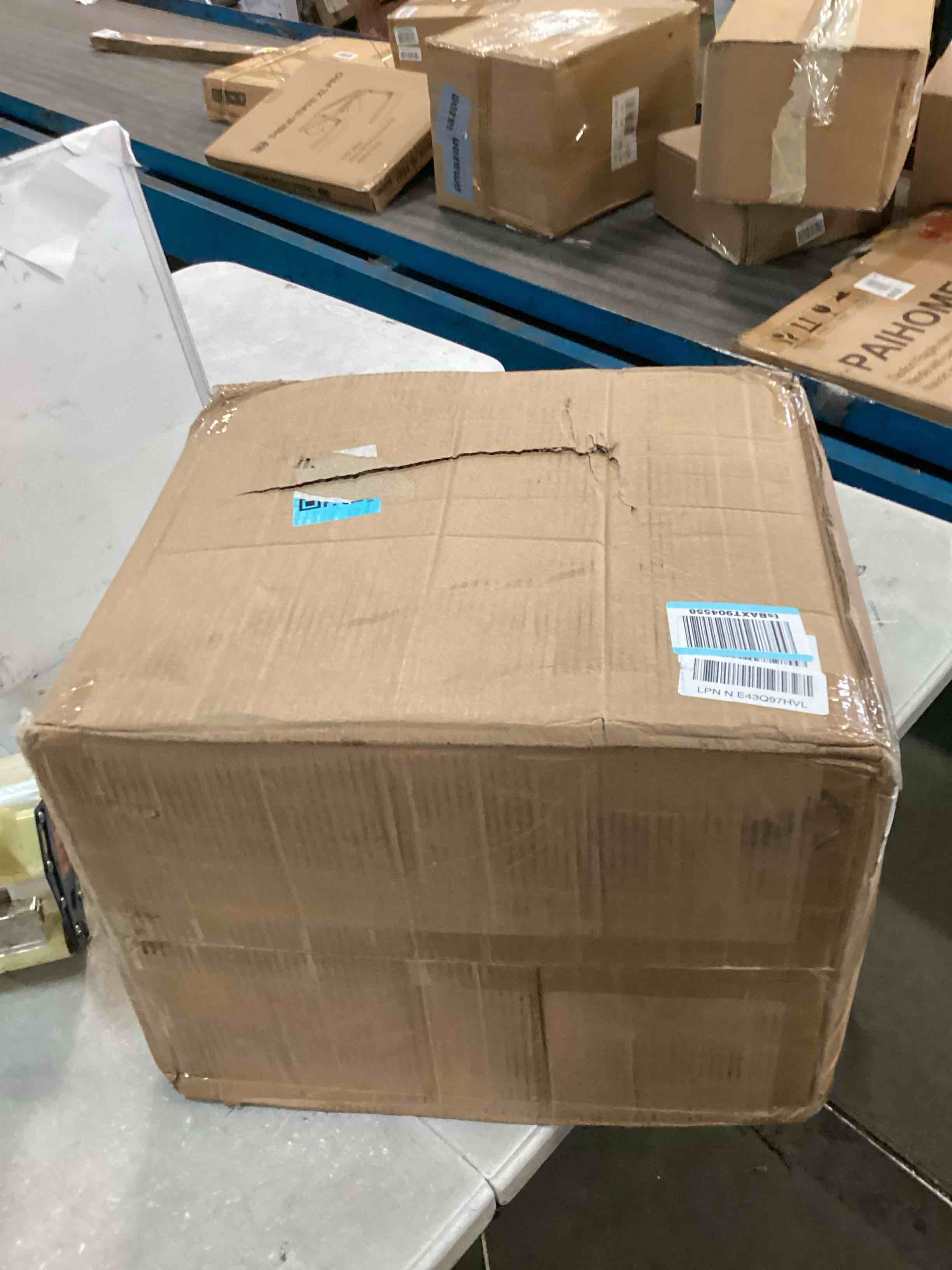 https://s3.amazonaws.com/lotting-images-prod/bidfta/BLU6784606_1721744964597.jpeg