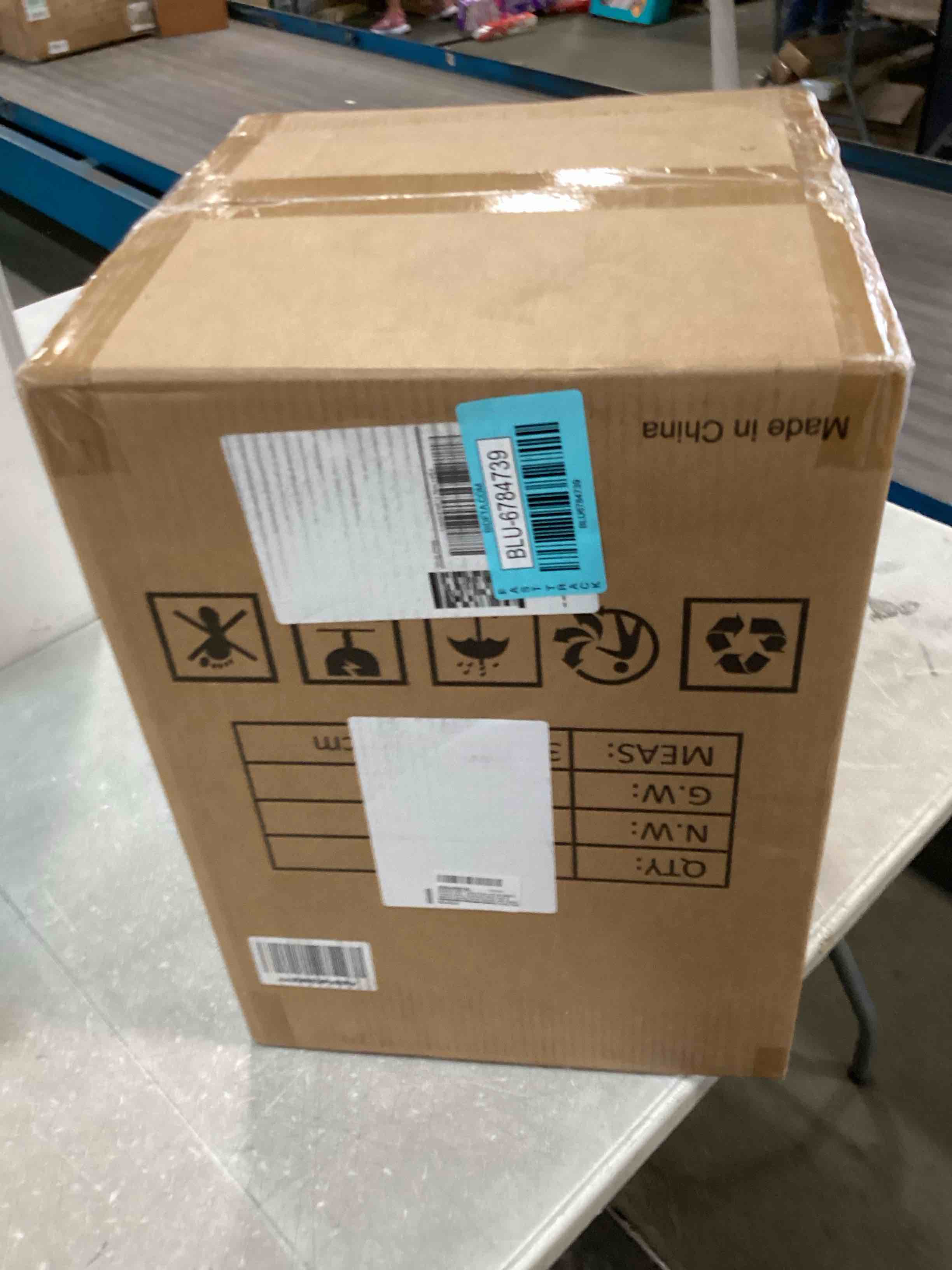 https://s3.amazonaws.com/lotting-images-prod/bidfta/BLU6784739_1721763601327.jpeg