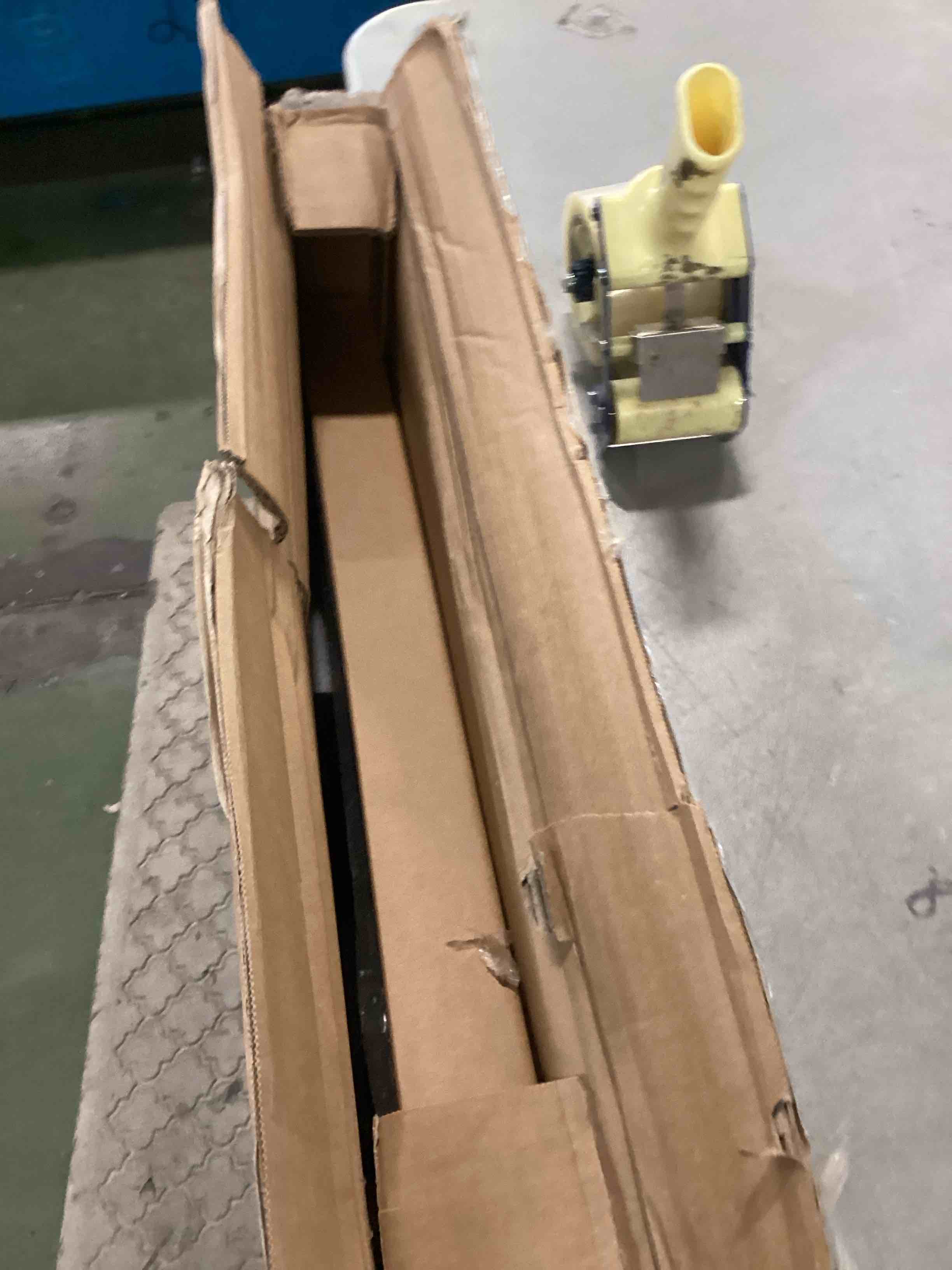 https://s3.amazonaws.com/lotting-images-prod/bidfta/BLU6784813_1721831666558.jpeg