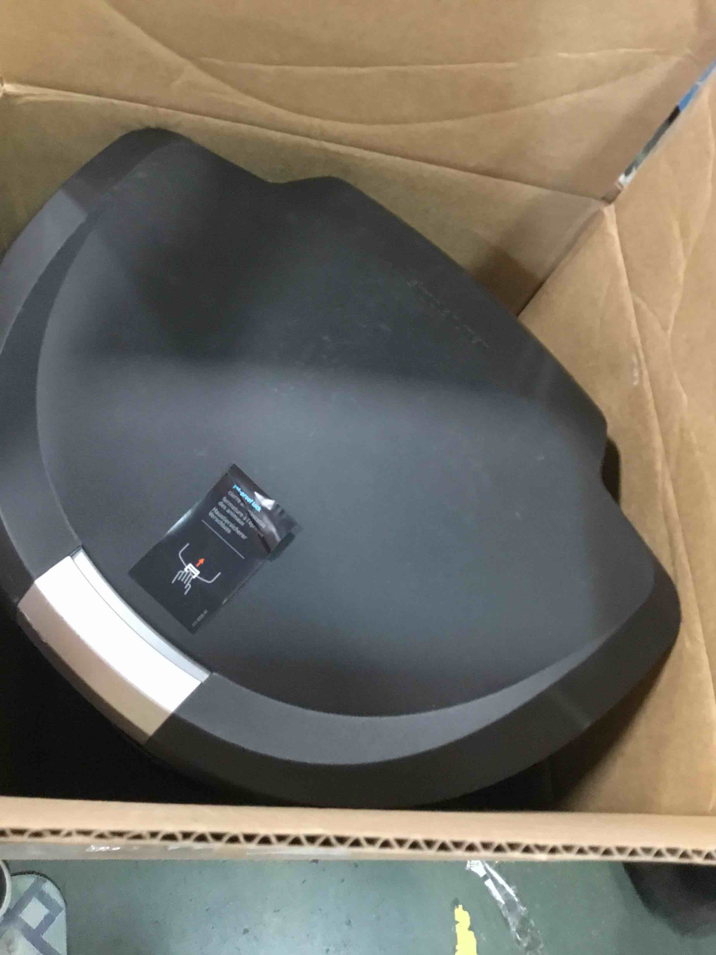https://s3.amazonaws.com/lotting-images-prod/bidfta/BLU6785212_1721305265165.jpeg