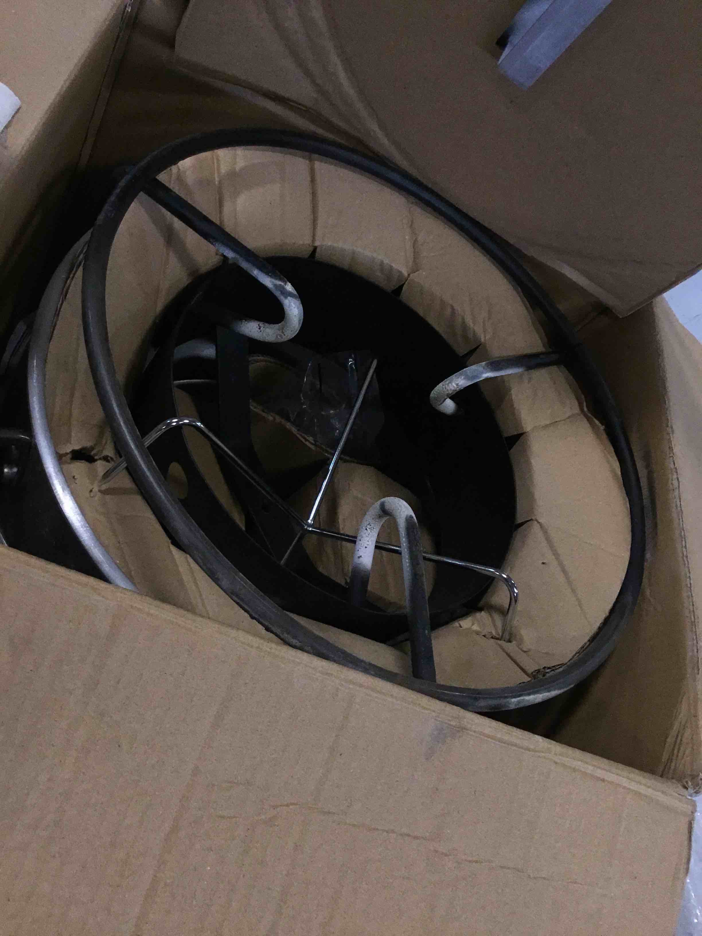 https://s3.amazonaws.com/lotting-images-prod/bidfta/BLU6785929_1721661402600.jpeg