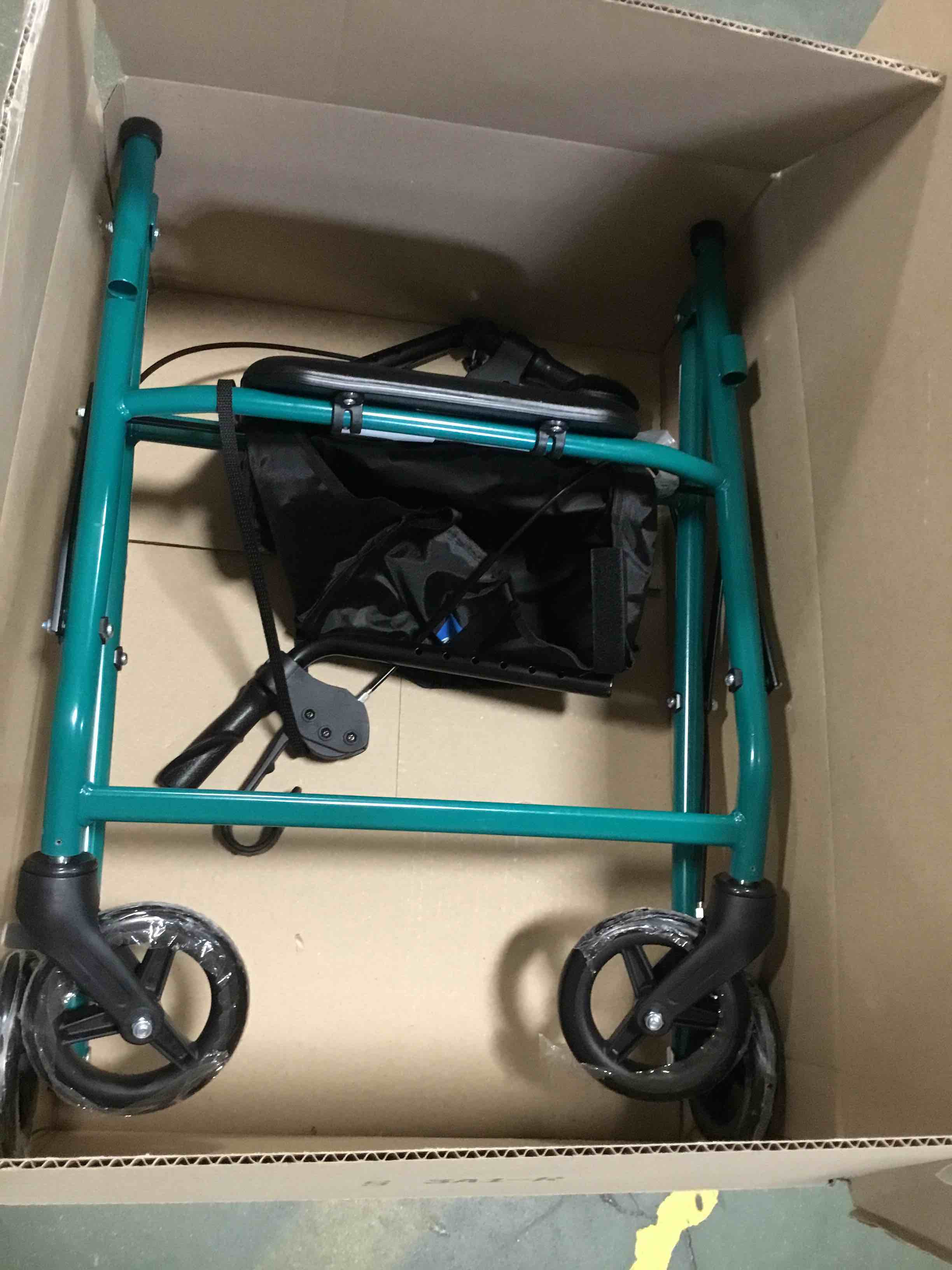 https://s3.amazonaws.com/lotting-images-prod/bidfta/BLU6786015_1721672183120.jpeg