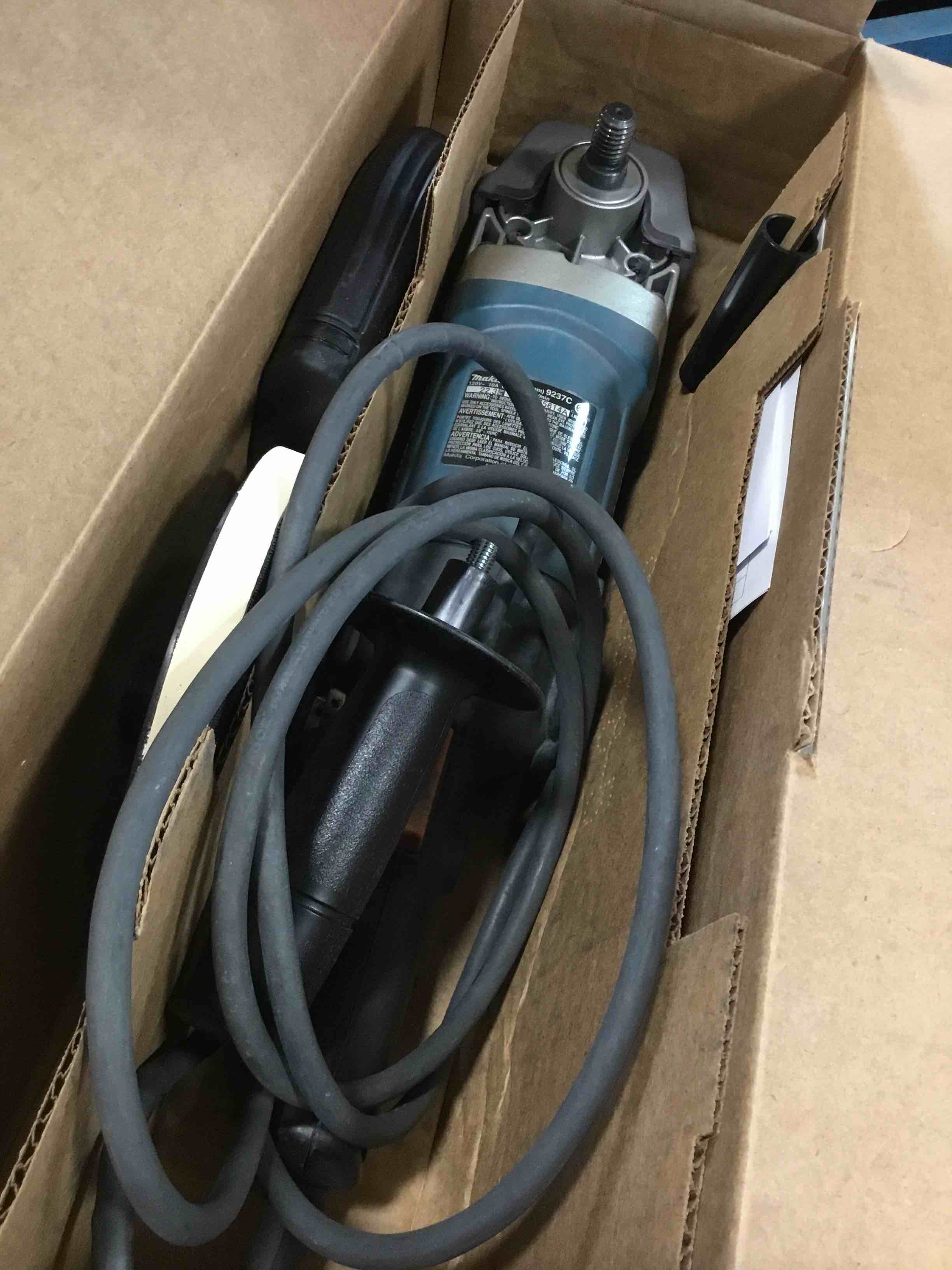 https://s3.amazonaws.com/lotting-images-prod/bidfta/BLU6786019_1721672602265.jpeg