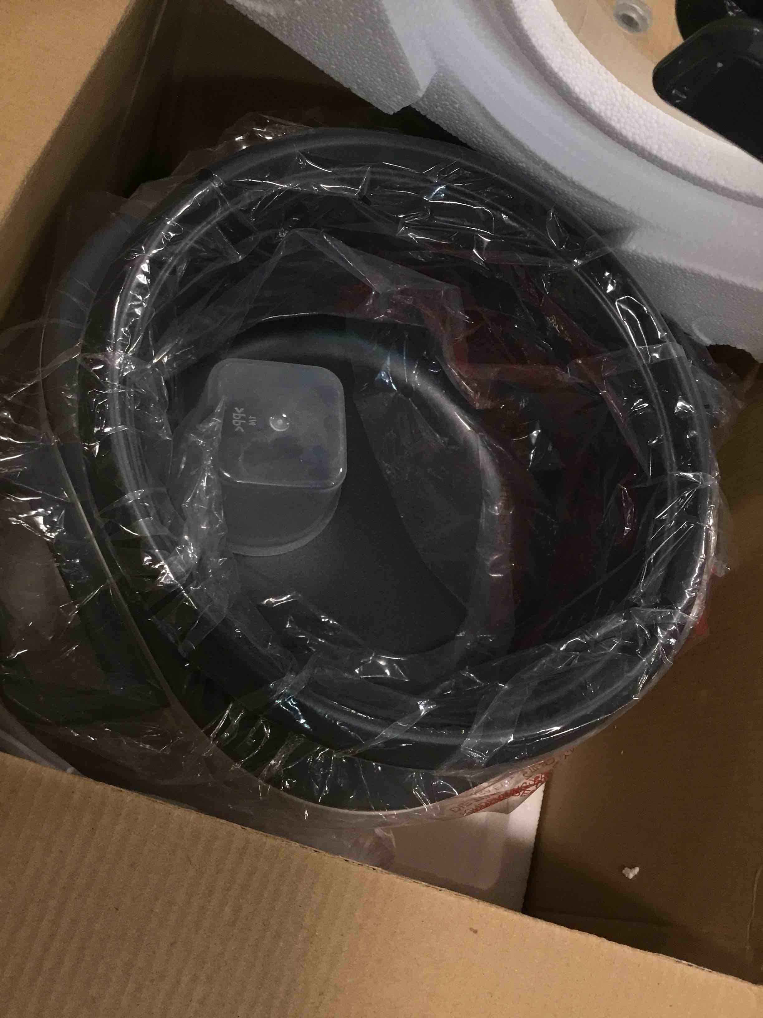 https://s3.amazonaws.com/lotting-images-prod/bidfta/BLU6786137_1721742137320.jpeg