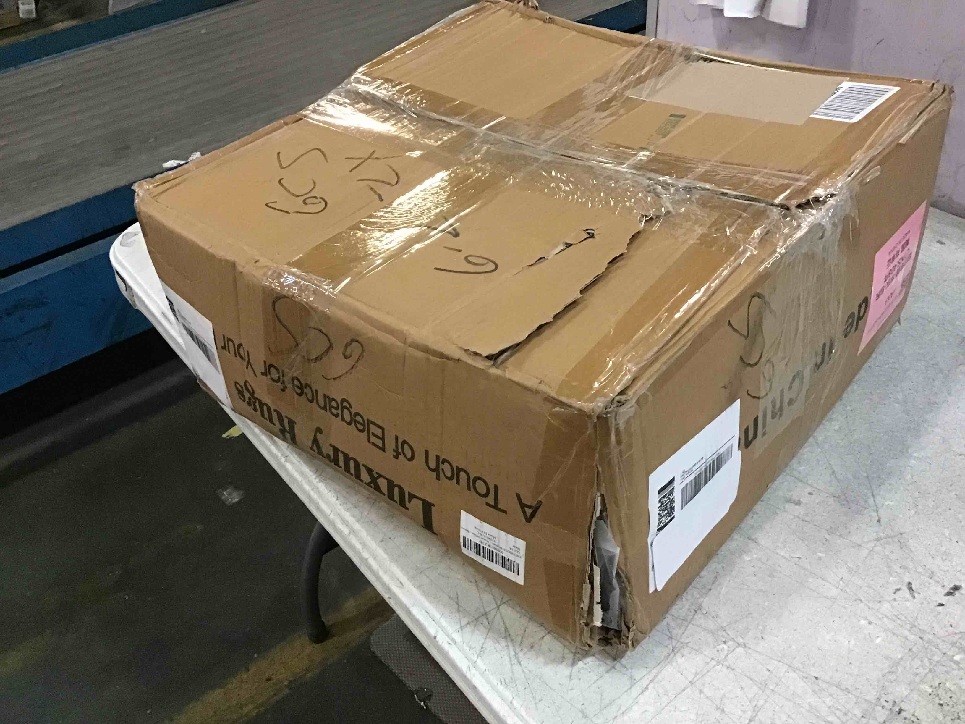 https://s3.amazonaws.com/lotting-images-prod/bidfta/BLU6786955_1721425516098.jpeg