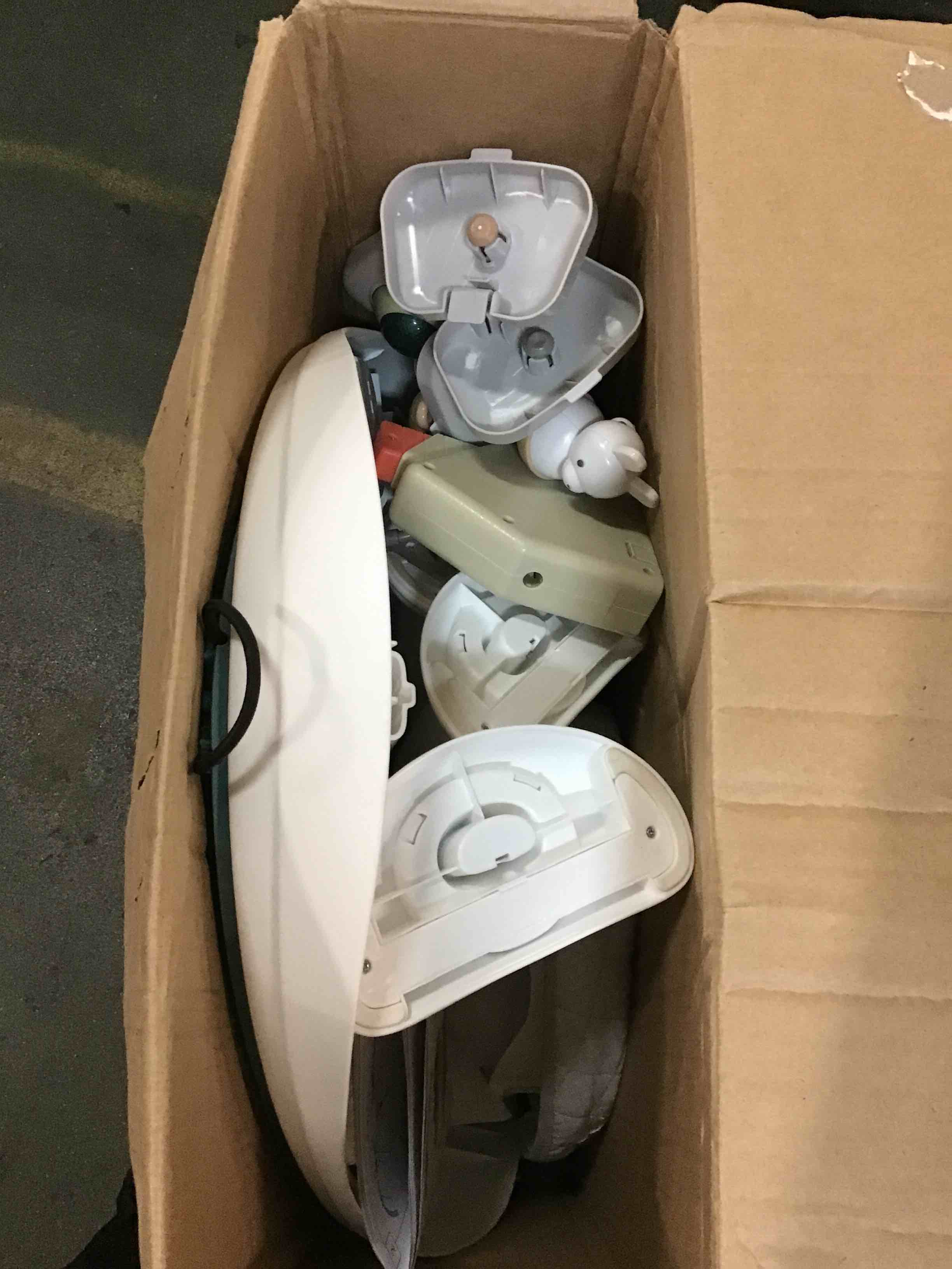 https://s3.amazonaws.com/lotting-images-prod/bidfta/BLU6787094_1721449804675.jpeg