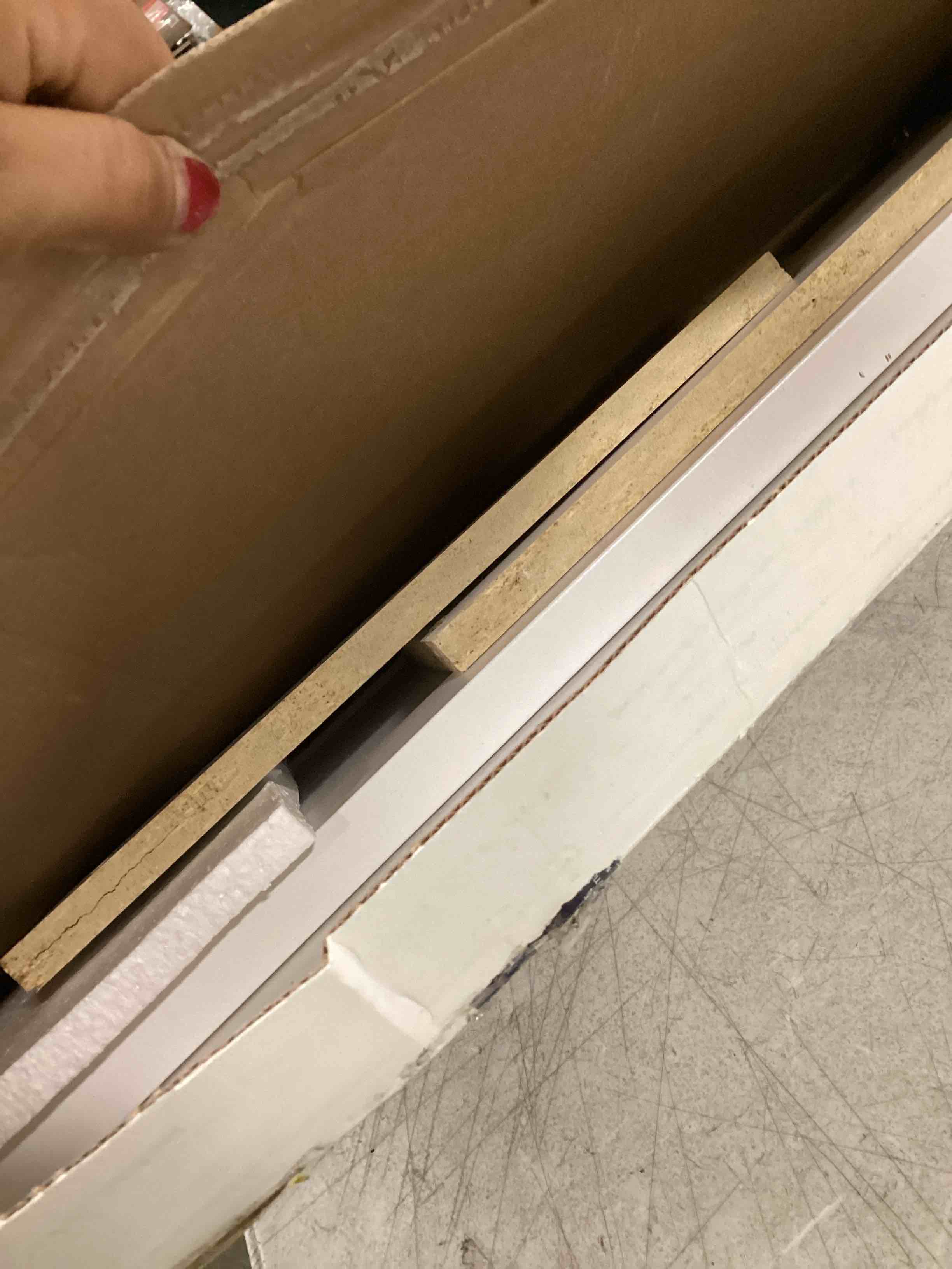 https://s3.amazonaws.com/lotting-images-prod/bidfta/BLU6787280_1721448235126.jpeg