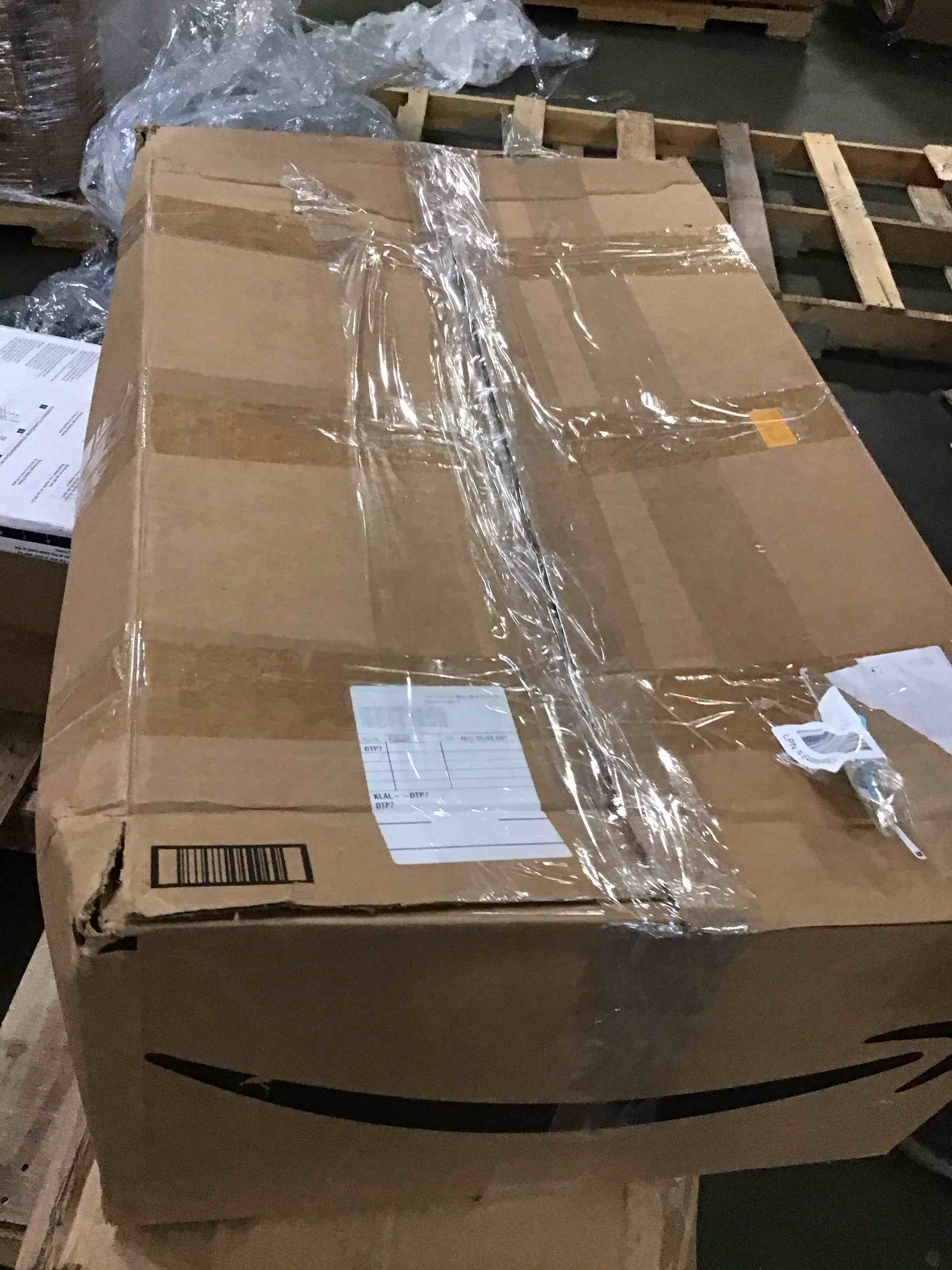 https://s3.amazonaws.com/lotting-images-prod/bidfta/BLU6787330_1721475443533.jpeg