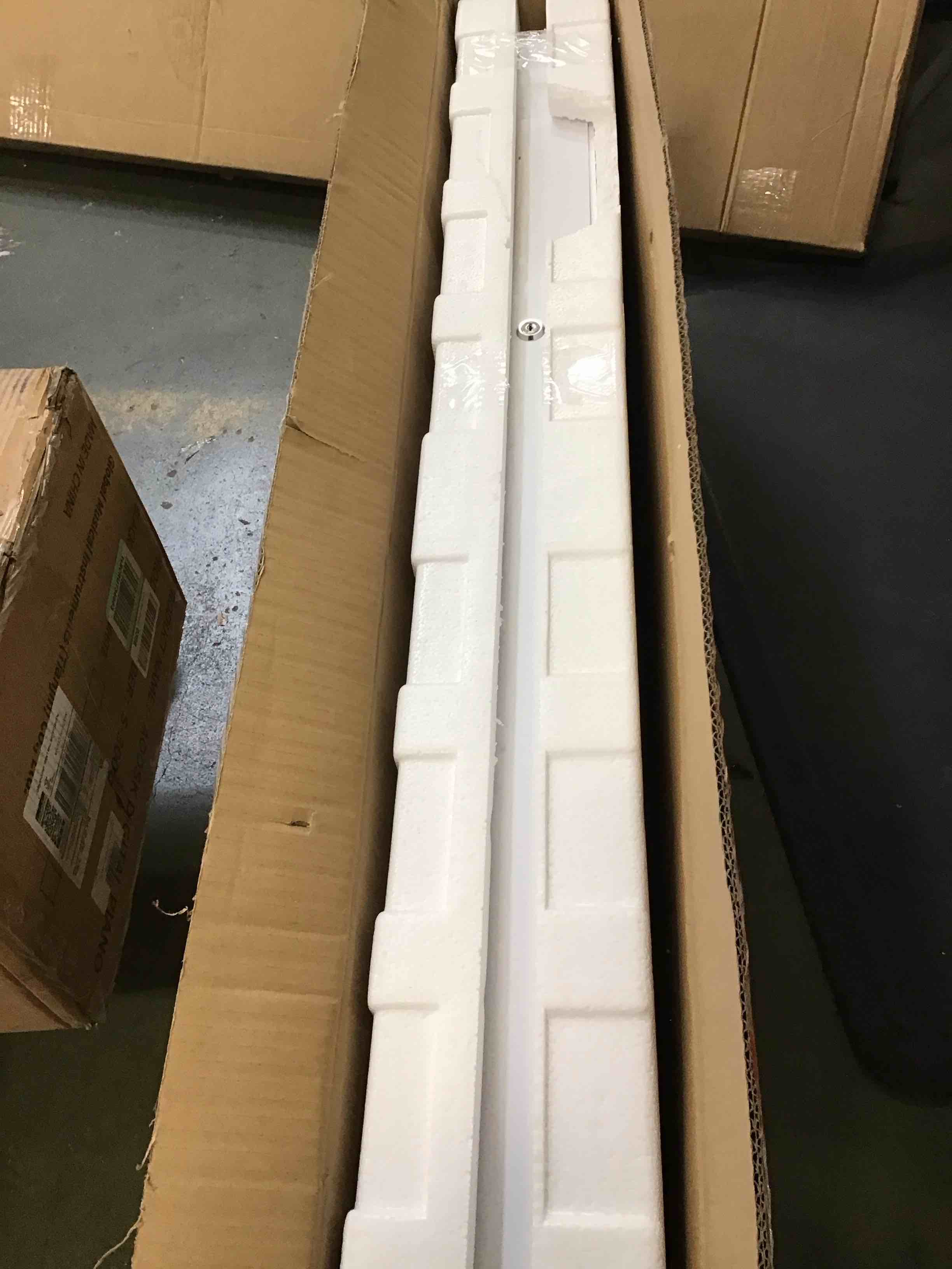 https://s3.amazonaws.com/lotting-images-prod/bidfta/BLU6787356_1721425865229.jpeg