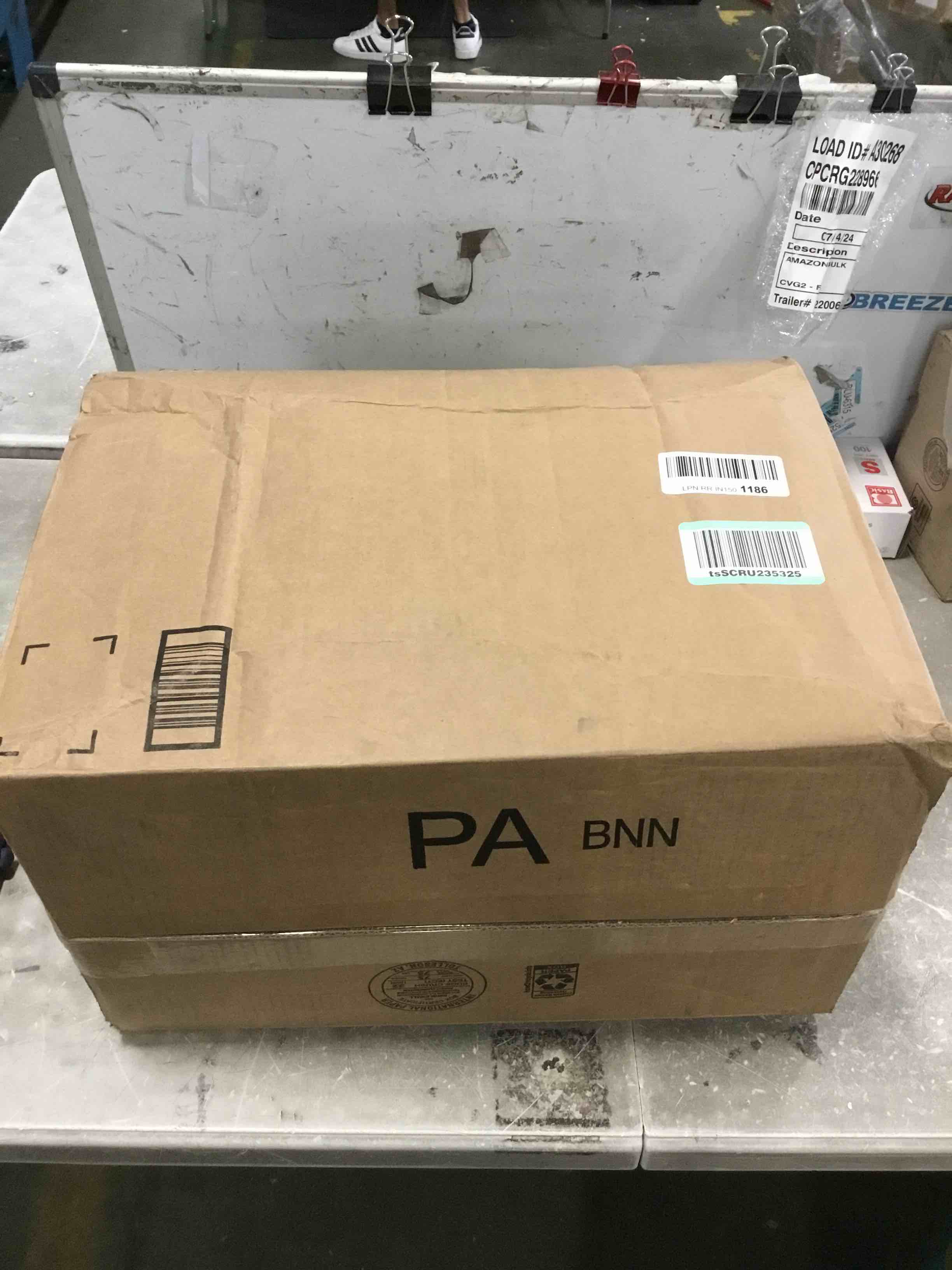 https://s3.amazonaws.com/lotting-images-prod/bidfta/BLU6787559_1721425703122.jpeg