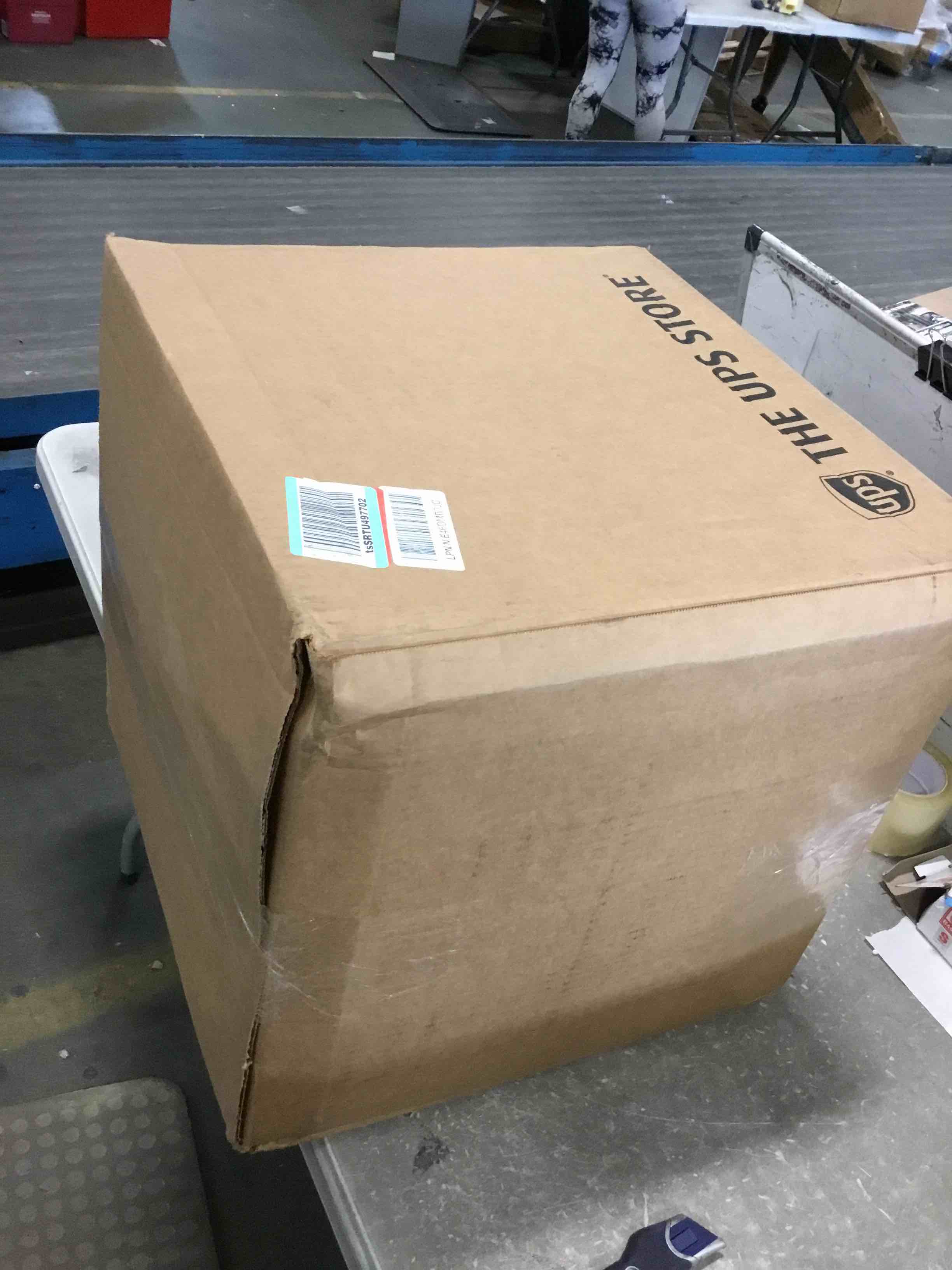https://s3.amazonaws.com/lotting-images-prod/bidfta/BLU6787561_1721425888891.jpeg