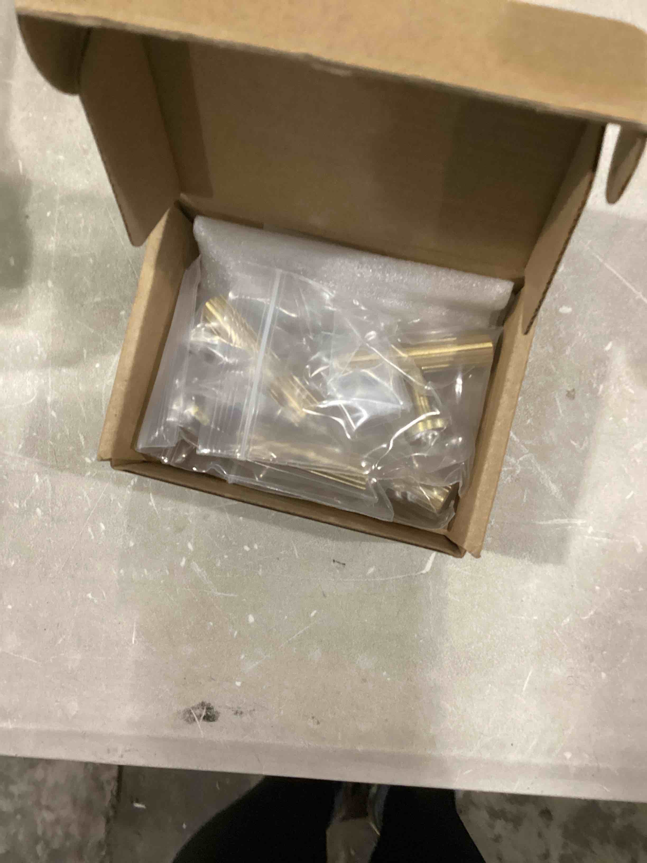 https://s3.amazonaws.com/lotting-images-prod/bidfta/BLU6800376_1732909643925.jpeg
