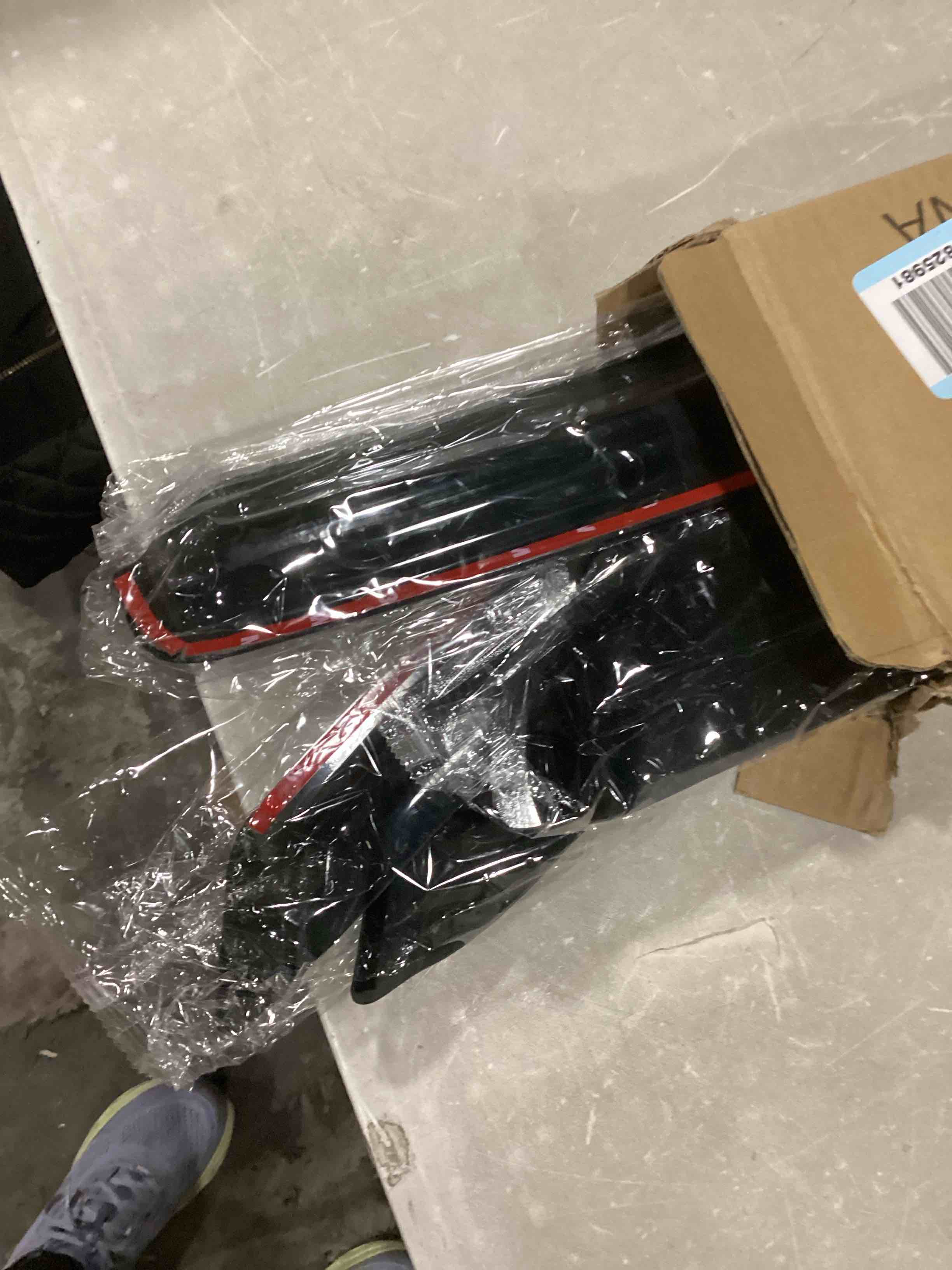 https://s3.amazonaws.com/lotting-images-prod/bidfta/BLU6800470_1733154115426.jpeg