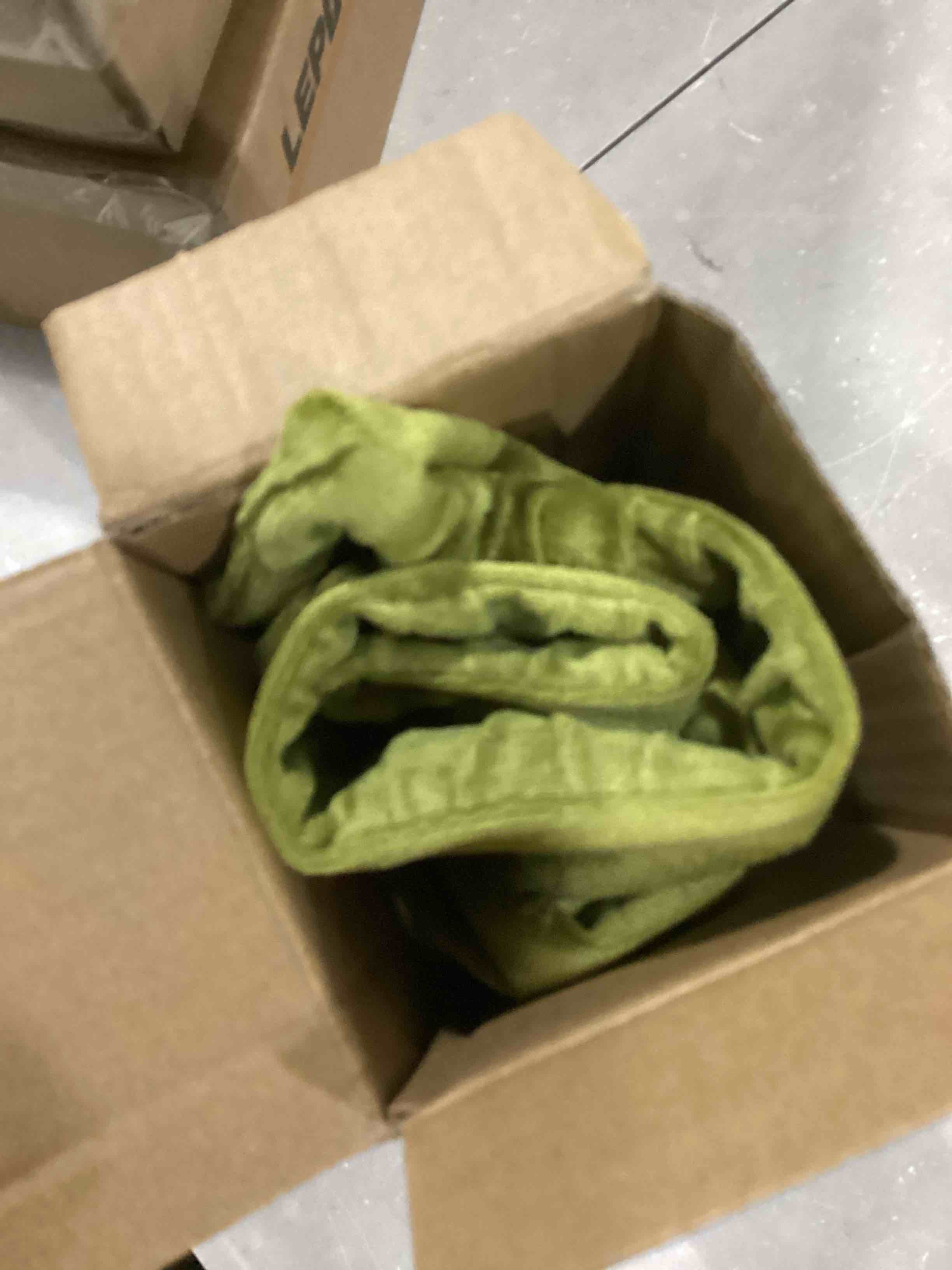 https://s3.amazonaws.com/lotting-images-prod/bidfta/BLU6800691_1733245012508.jpeg