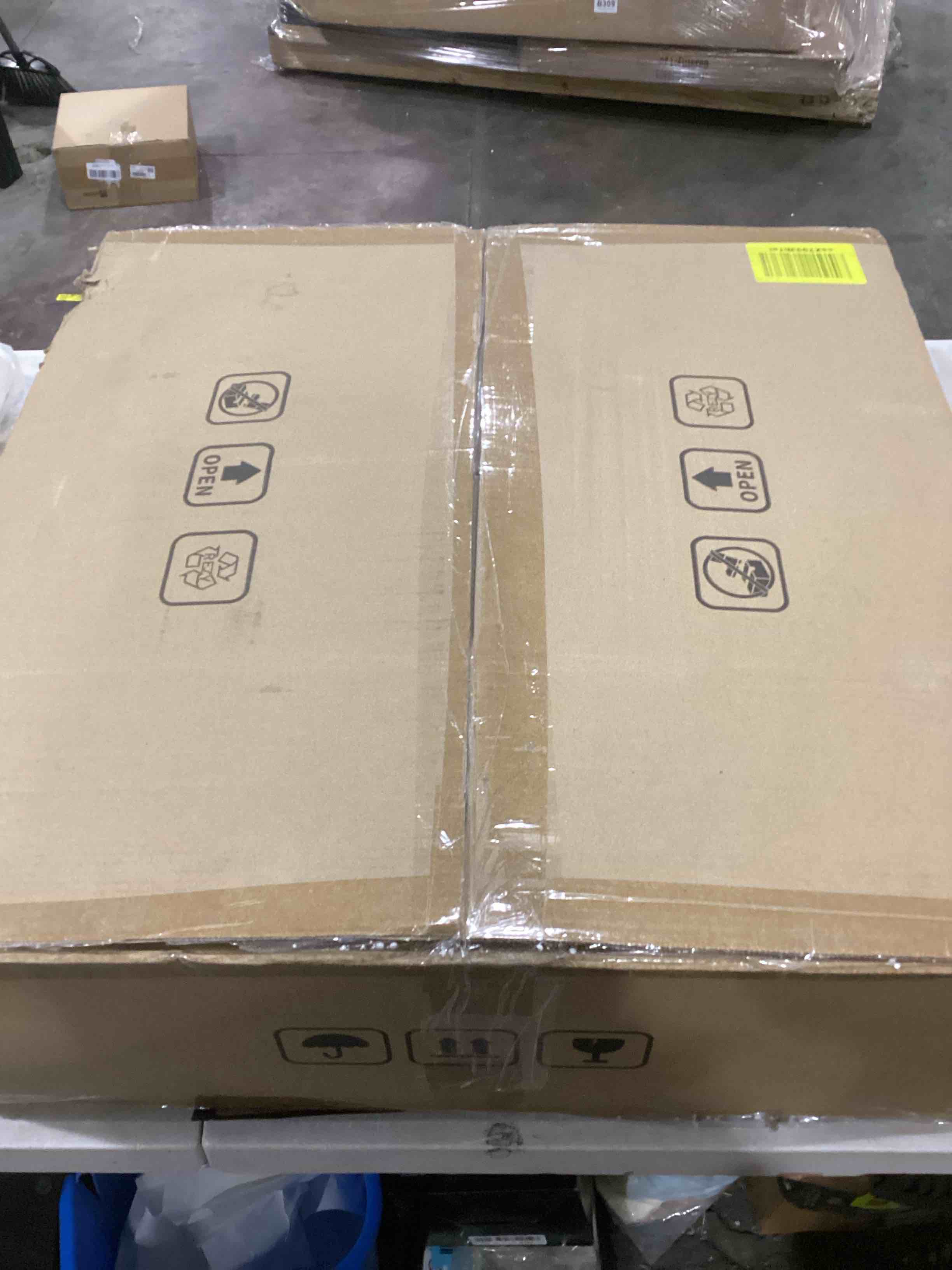 https://s3.amazonaws.com/lotting-images-prod/bidfta/BLU6800848_1733319647759.jpeg