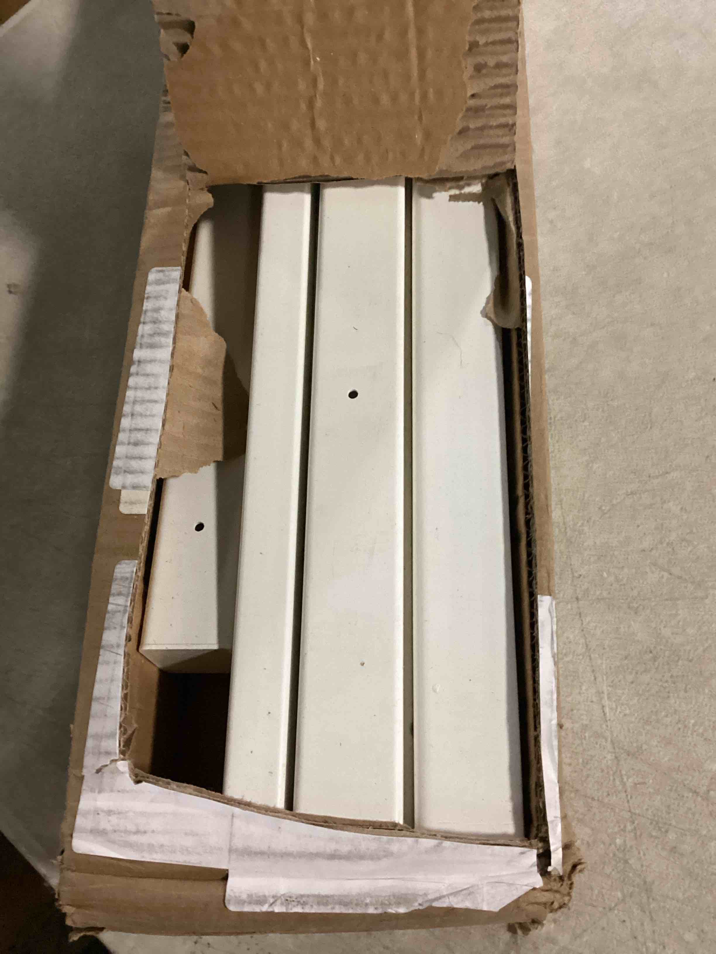 https://s3.amazonaws.com/lotting-images-prod/bidfta/BLU6801491_1733244328790.jpeg