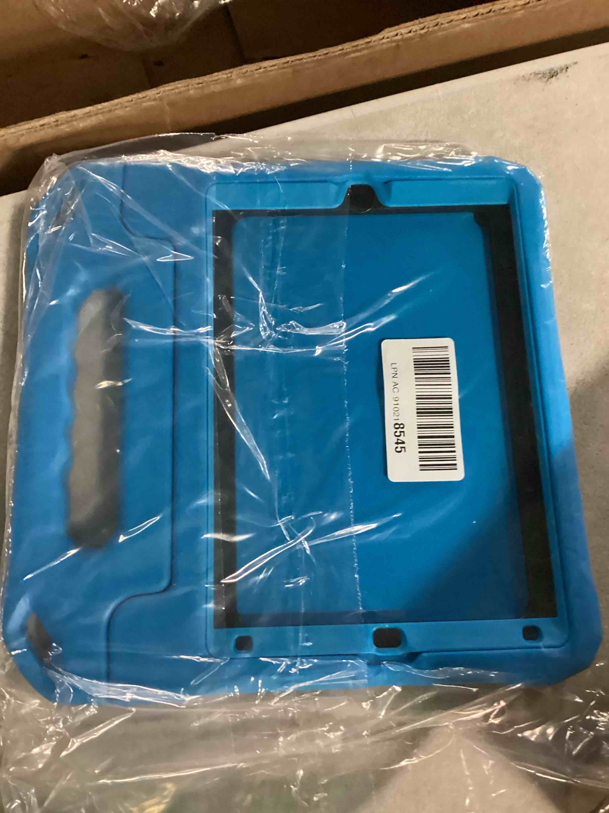 https://s3.amazonaws.com/lotting-images-prod/bidfta/BLU6801580_1733256771703.jpeg