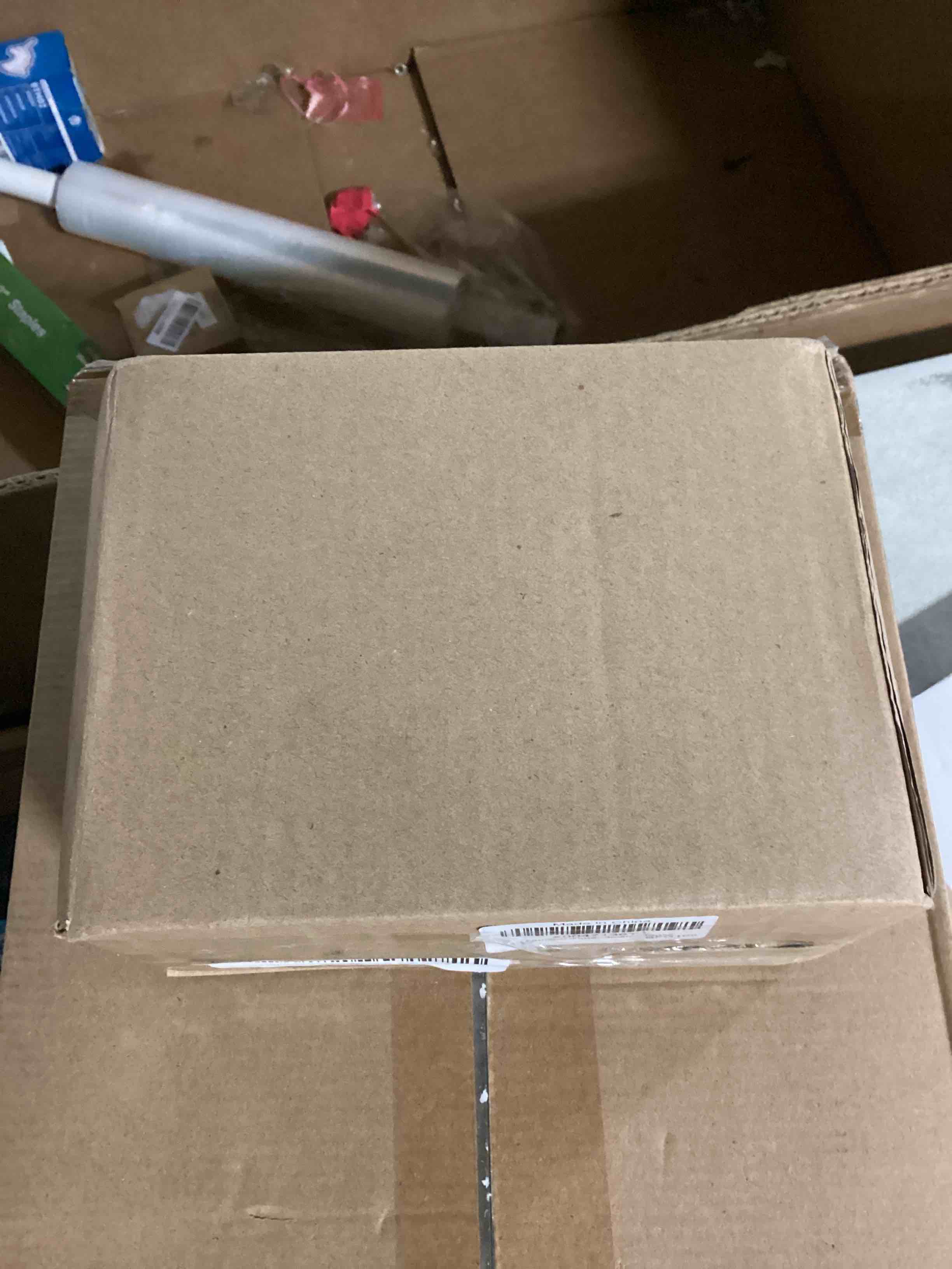 https://s3.amazonaws.com/lotting-images-prod/bidfta/BLU6801667_1733321588712.jpeg