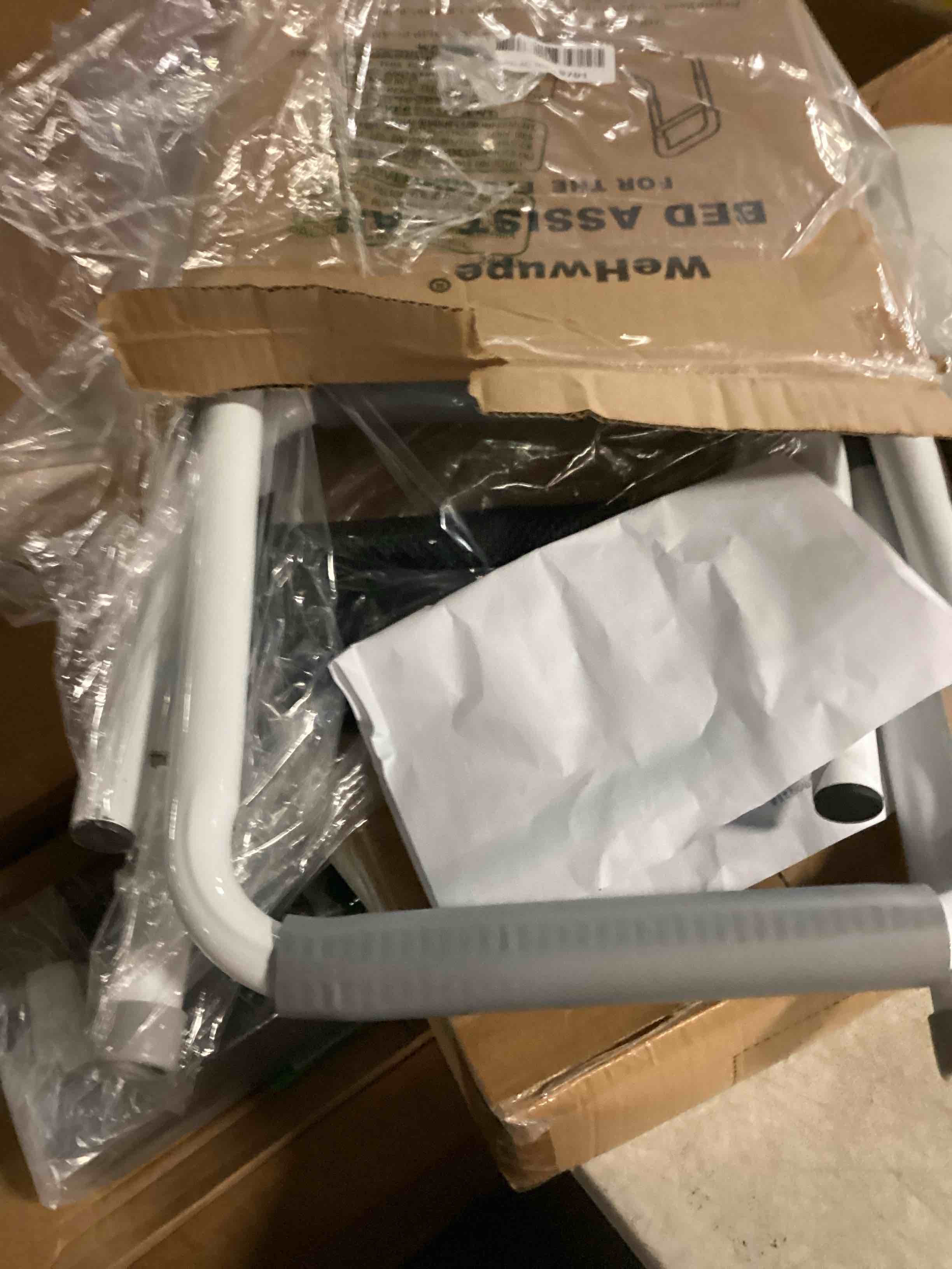 https://s3.amazonaws.com/lotting-images-prod/bidfta/BLU6801670_1733321810804.jpeg
