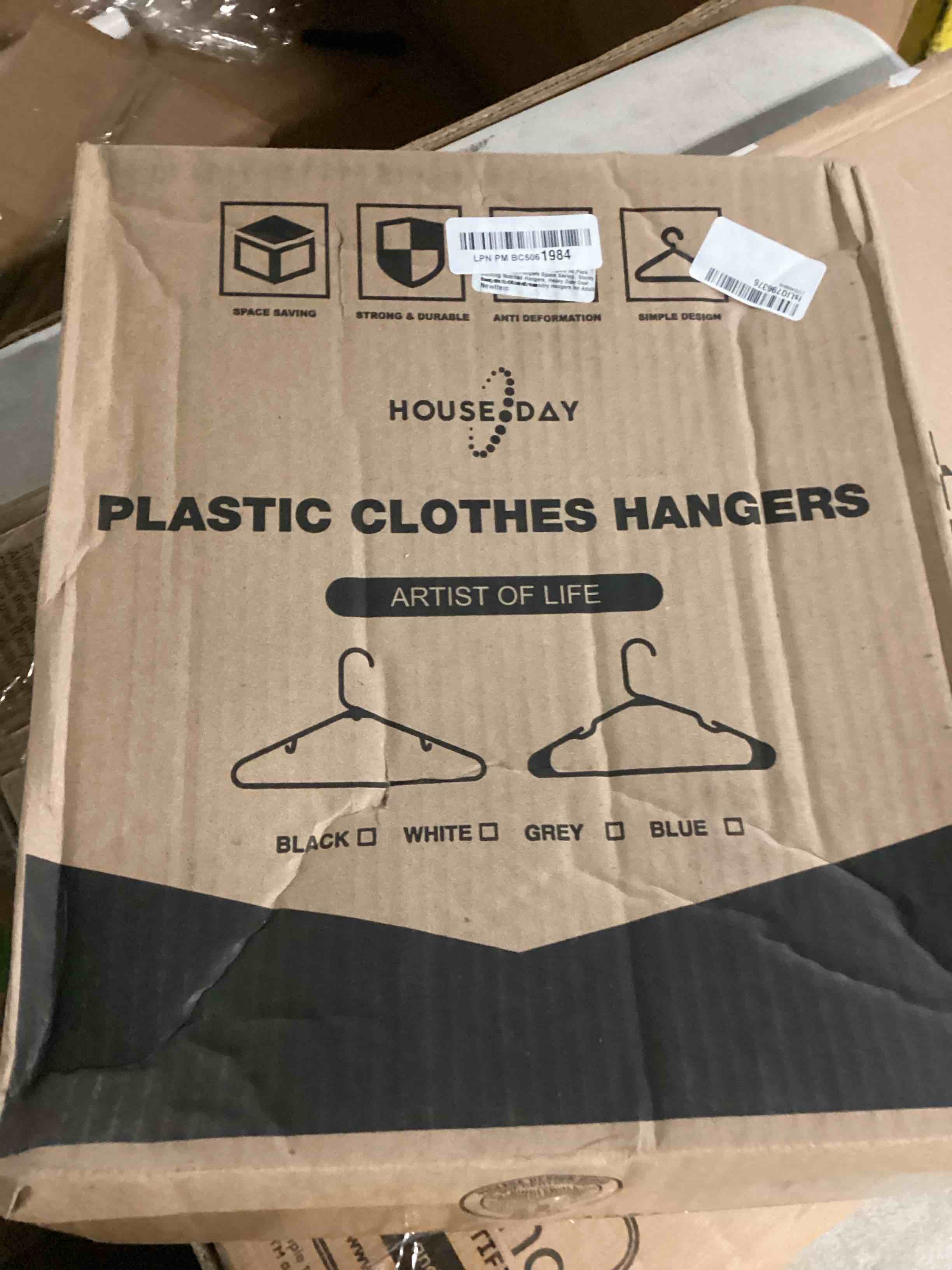 https://s3.amazonaws.com/lotting-images-prod/bidfta/BLU6801859_1733403773862.jpeg