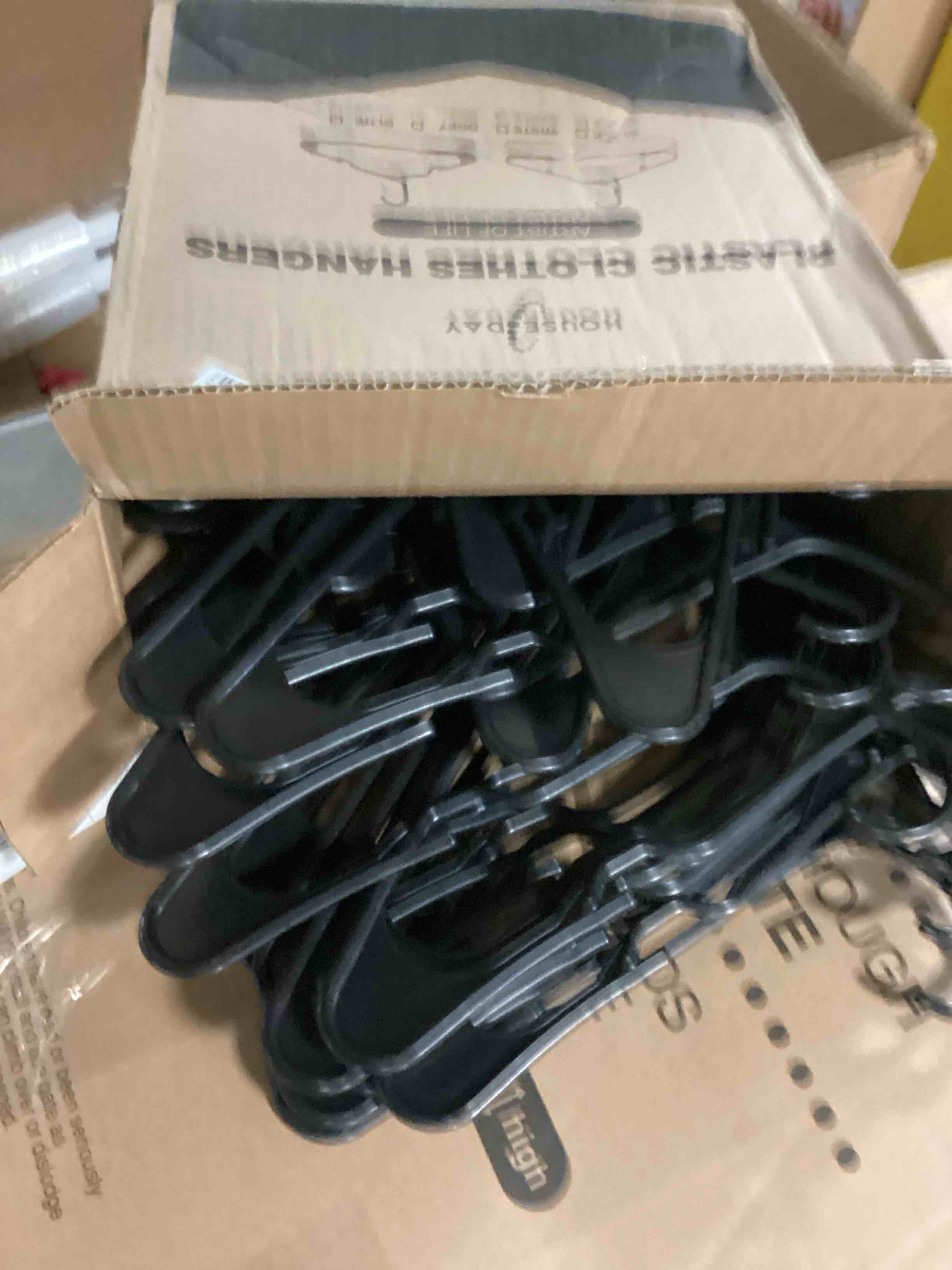 https://s3.amazonaws.com/lotting-images-prod/bidfta/BLU6801859_1733403791005.jpeg
