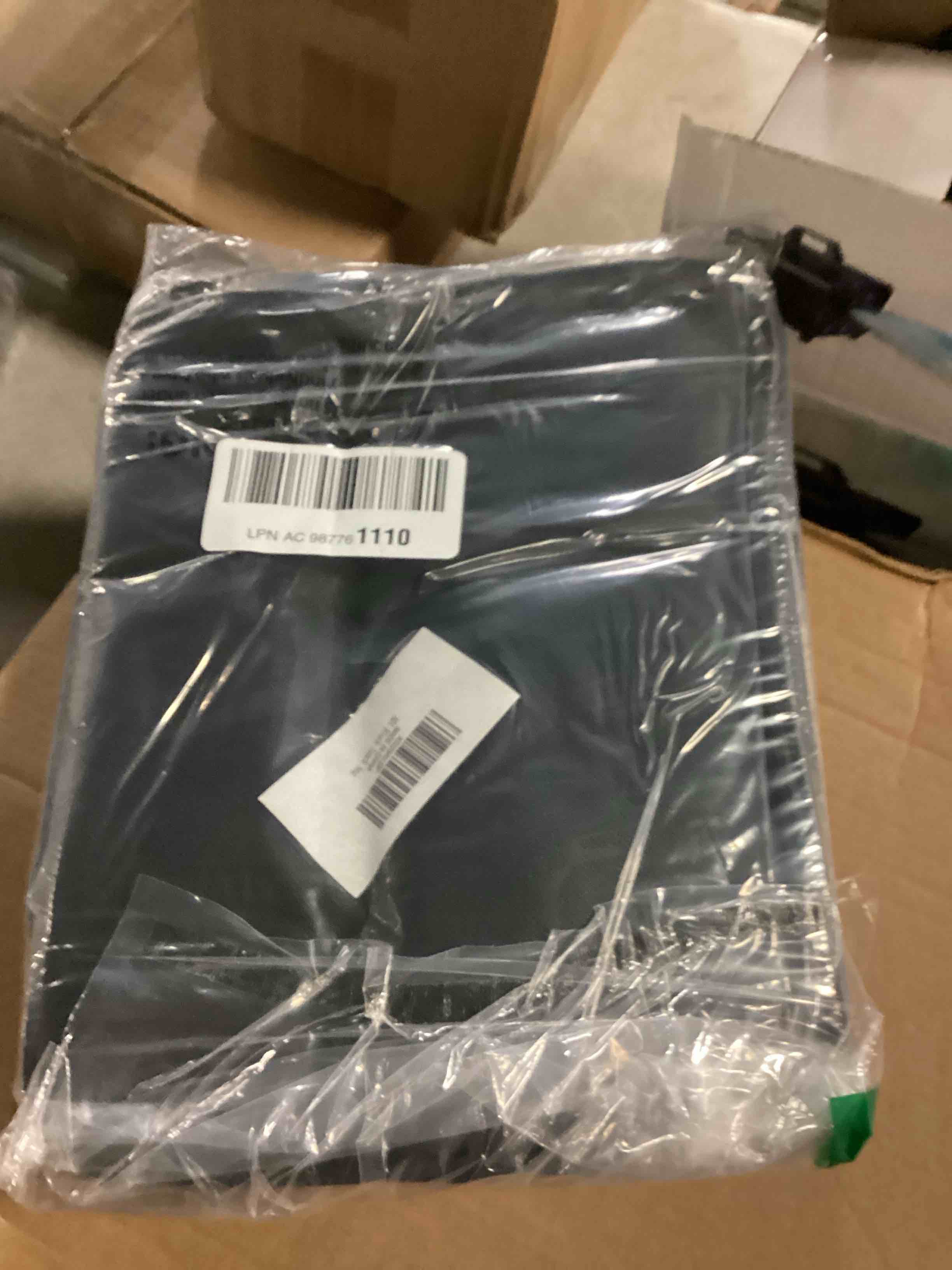 https://s3.amazonaws.com/lotting-images-prod/bidfta/BLU6801927_1733409666333.jpeg