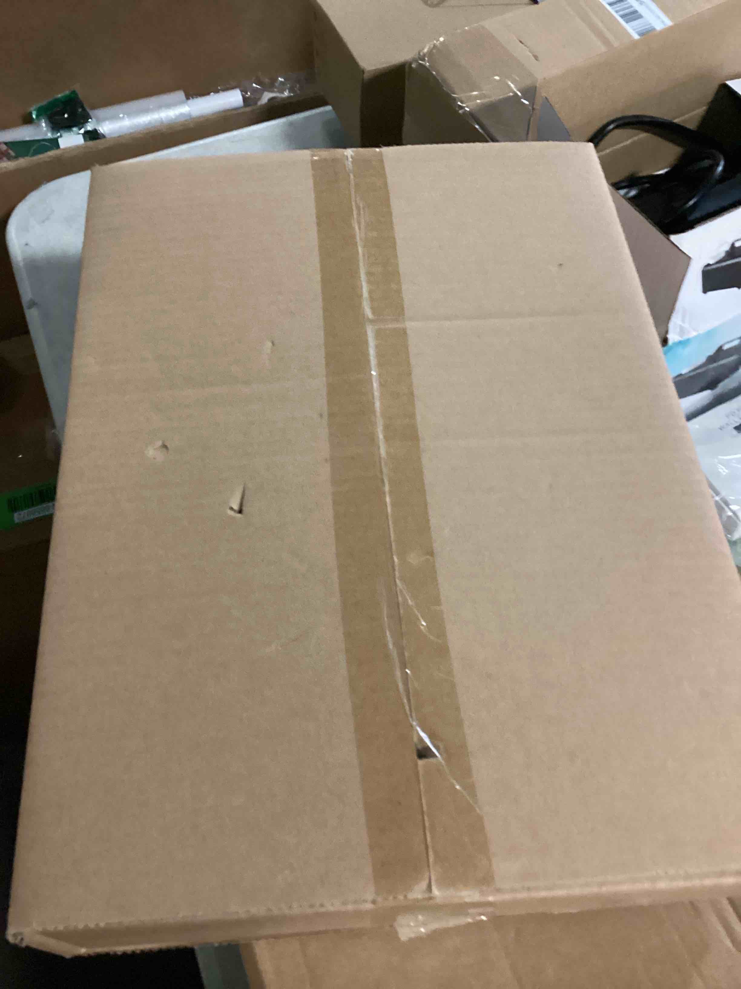 https://s3.amazonaws.com/lotting-images-prod/bidfta/BLU6801935_1733412249169.jpeg