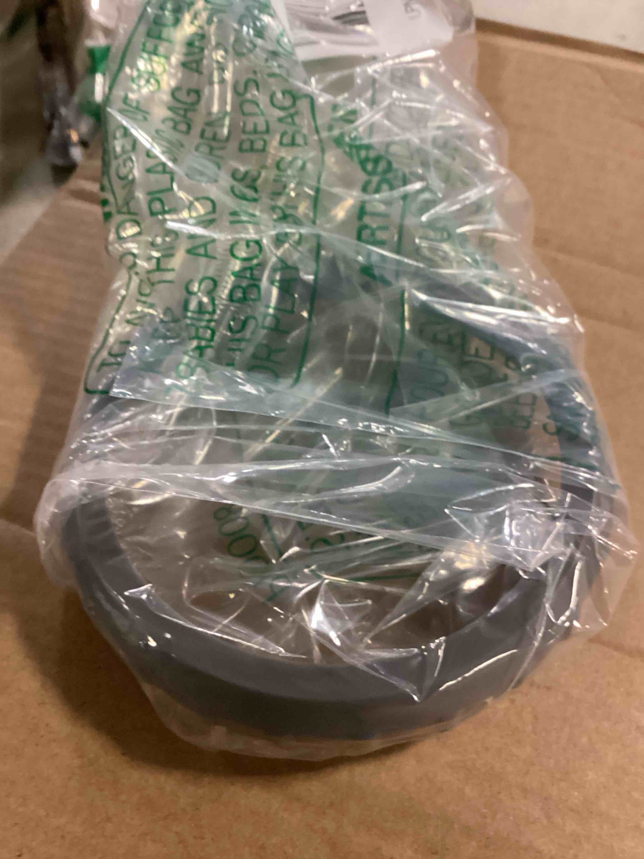 https://s3.amazonaws.com/lotting-images-prod/bidfta/BLU6801994_1733416989514.jpeg