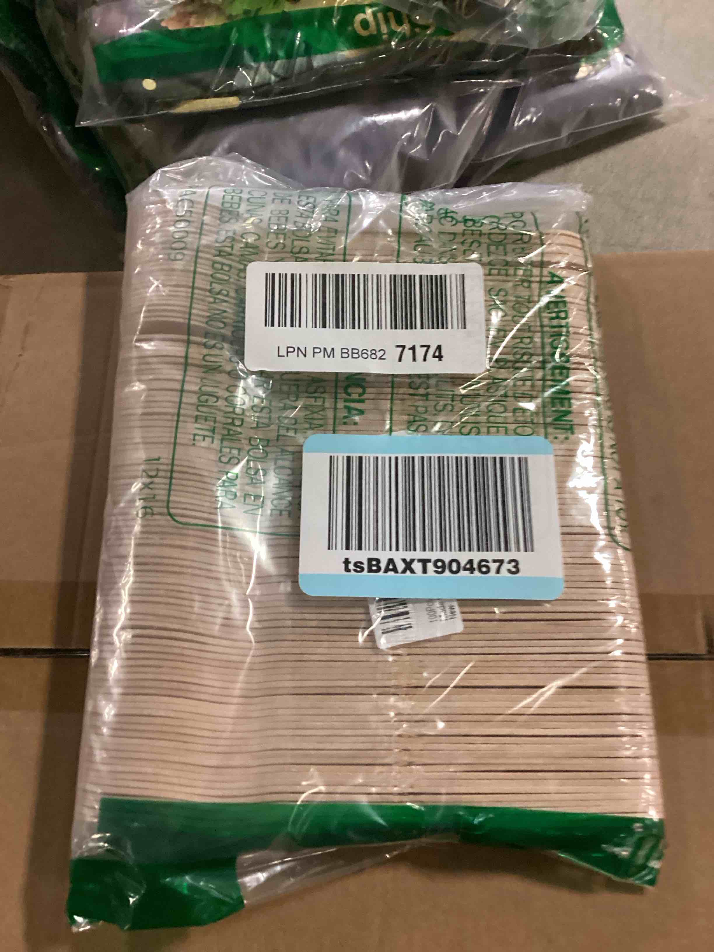 https://s3.amazonaws.com/lotting-images-prod/bidfta/BLU6802332_1733747976460.jpeg