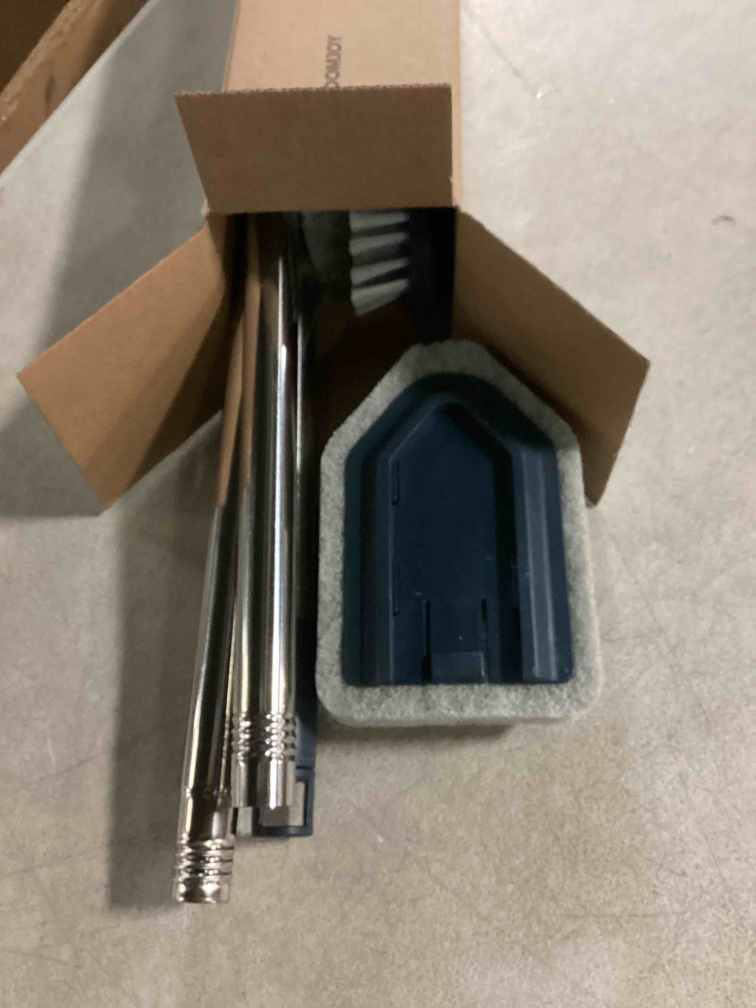 https://s3.amazonaws.com/lotting-images-prod/bidfta/BLU6802442_1733760352215.jpeg