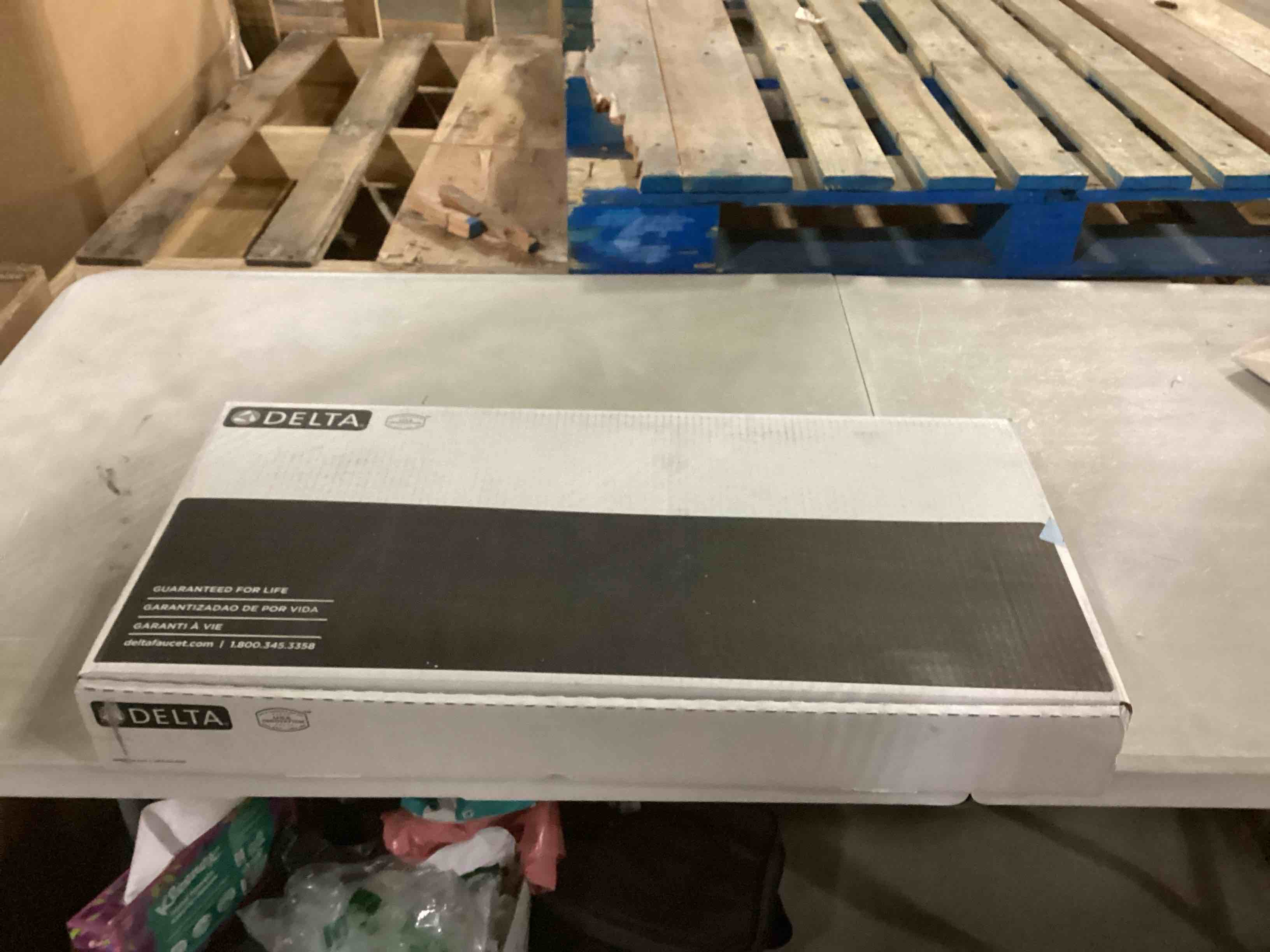 https://s3.amazonaws.com/lotting-images-prod/bidfta/BLU6804898_1732636091449.jpeg