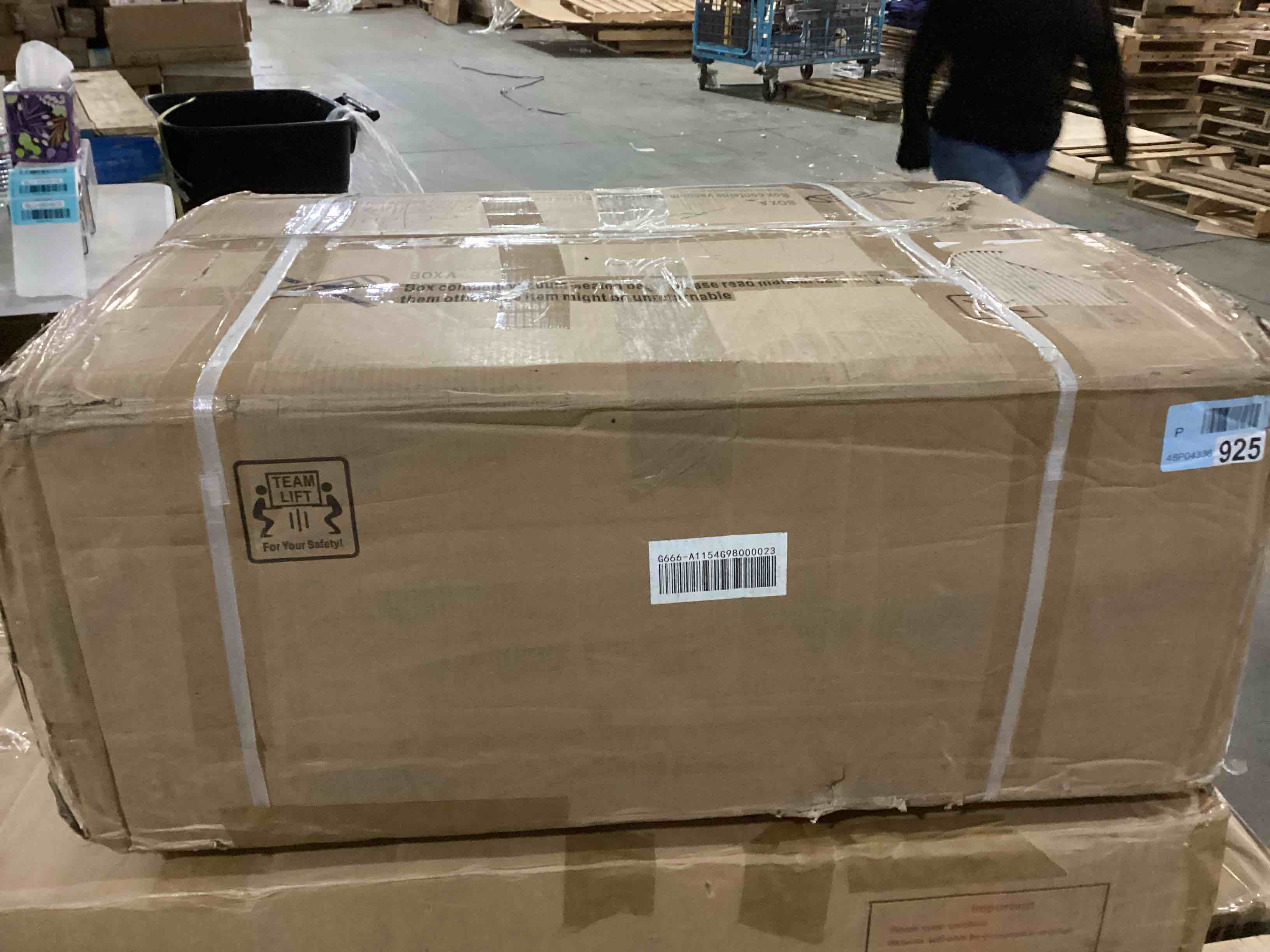 https://s3.amazonaws.com/lotting-images-prod/bidfta/BLU6804915_1732644682948.jpeg