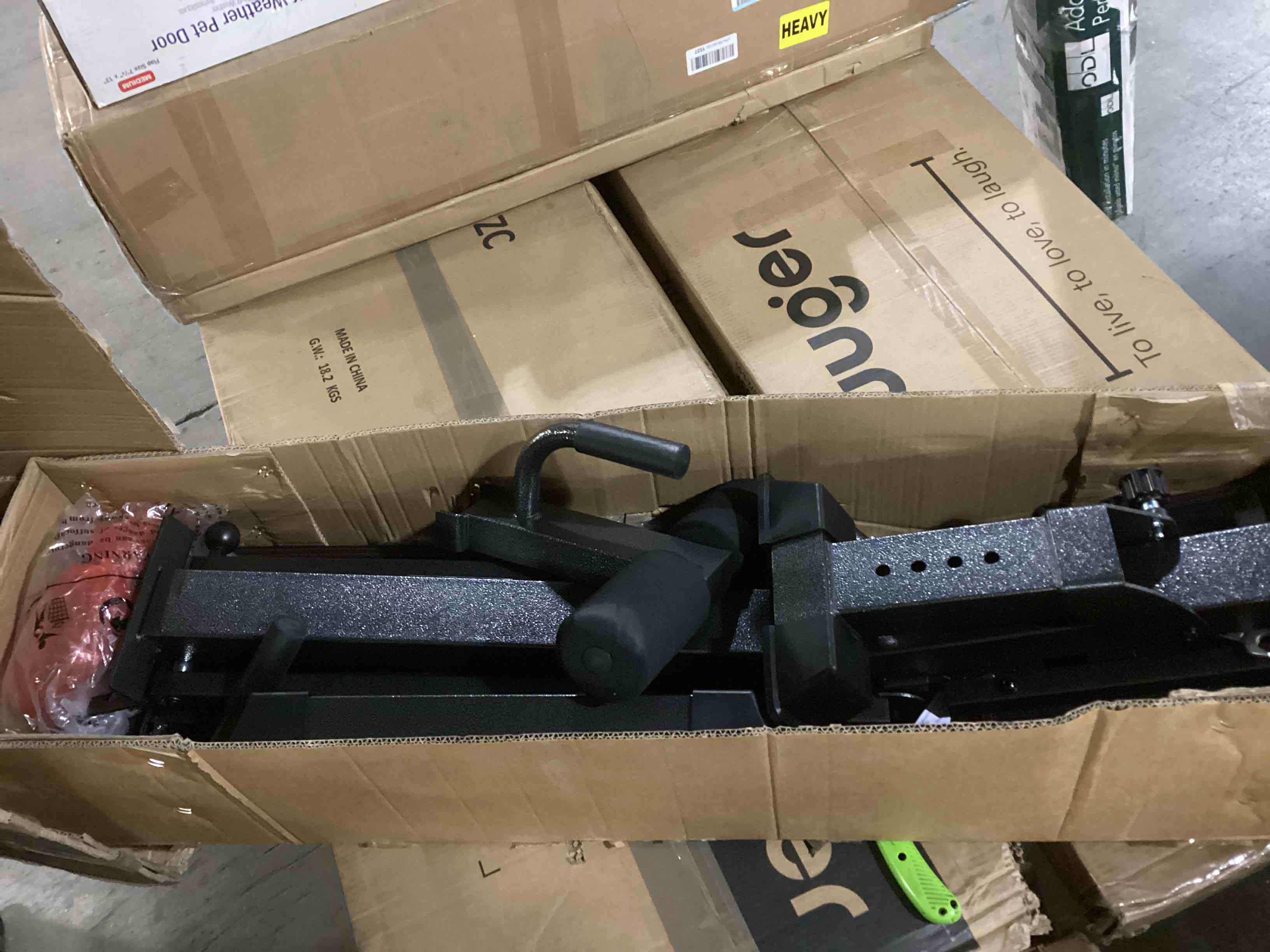 https://s3.amazonaws.com/lotting-images-prod/bidfta/BLU6805074_1732882508629.jpeg