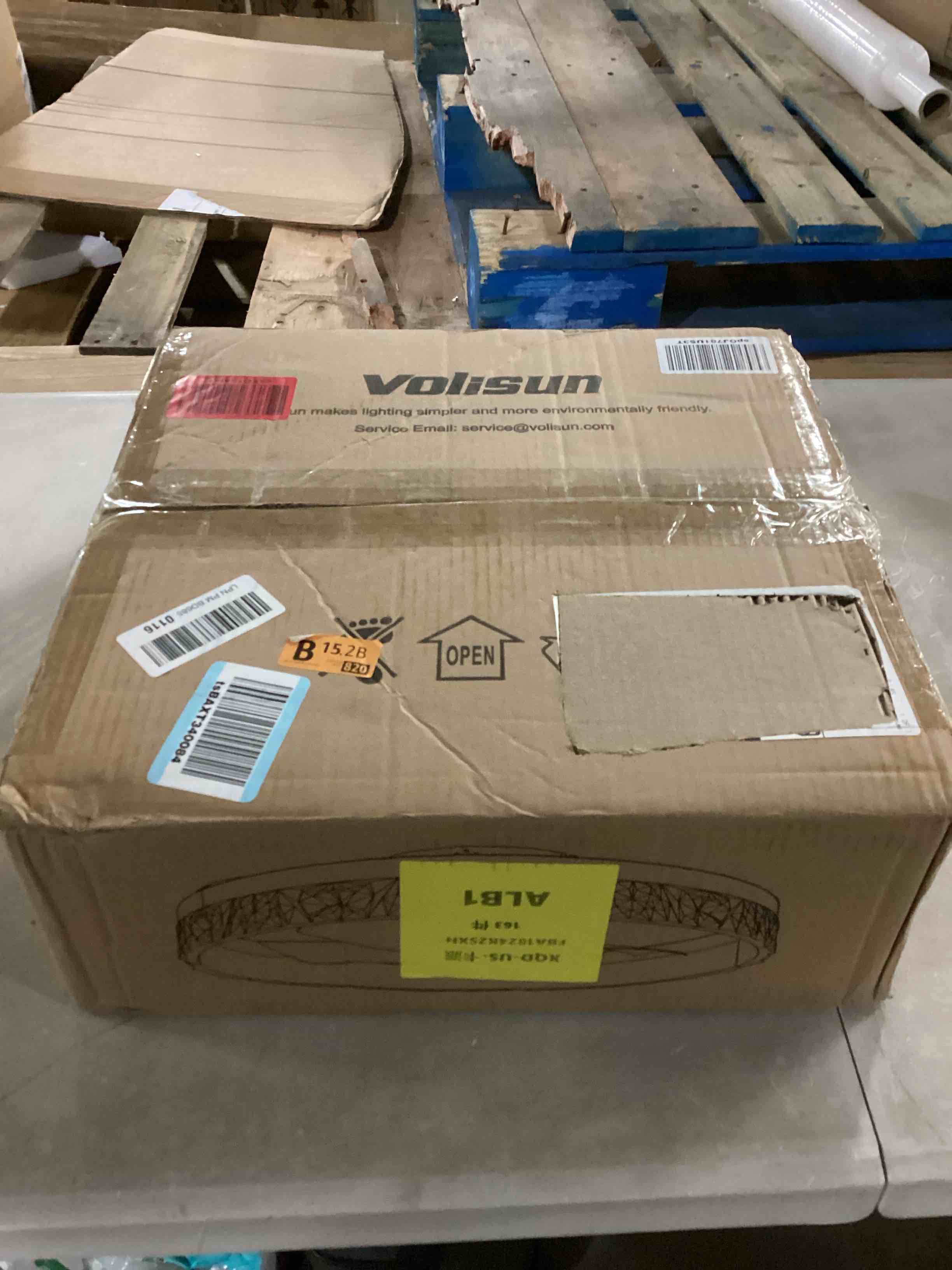 https://s3.amazonaws.com/lotting-images-prod/bidfta/BLU6805103_1732888265701.jpeg