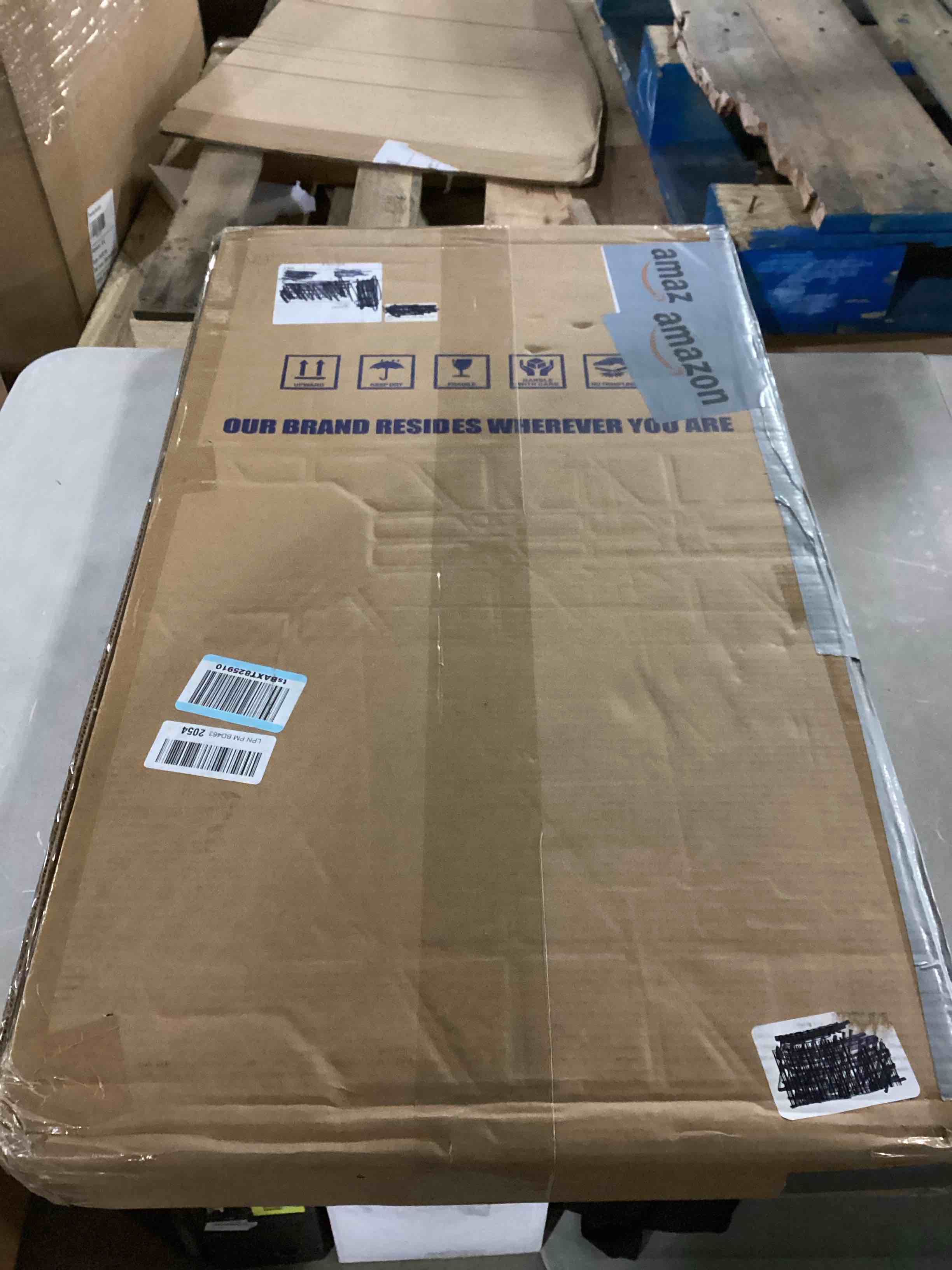 https://s3.amazonaws.com/lotting-images-prod/bidfta/BLU6805123_1732891724608.jpeg