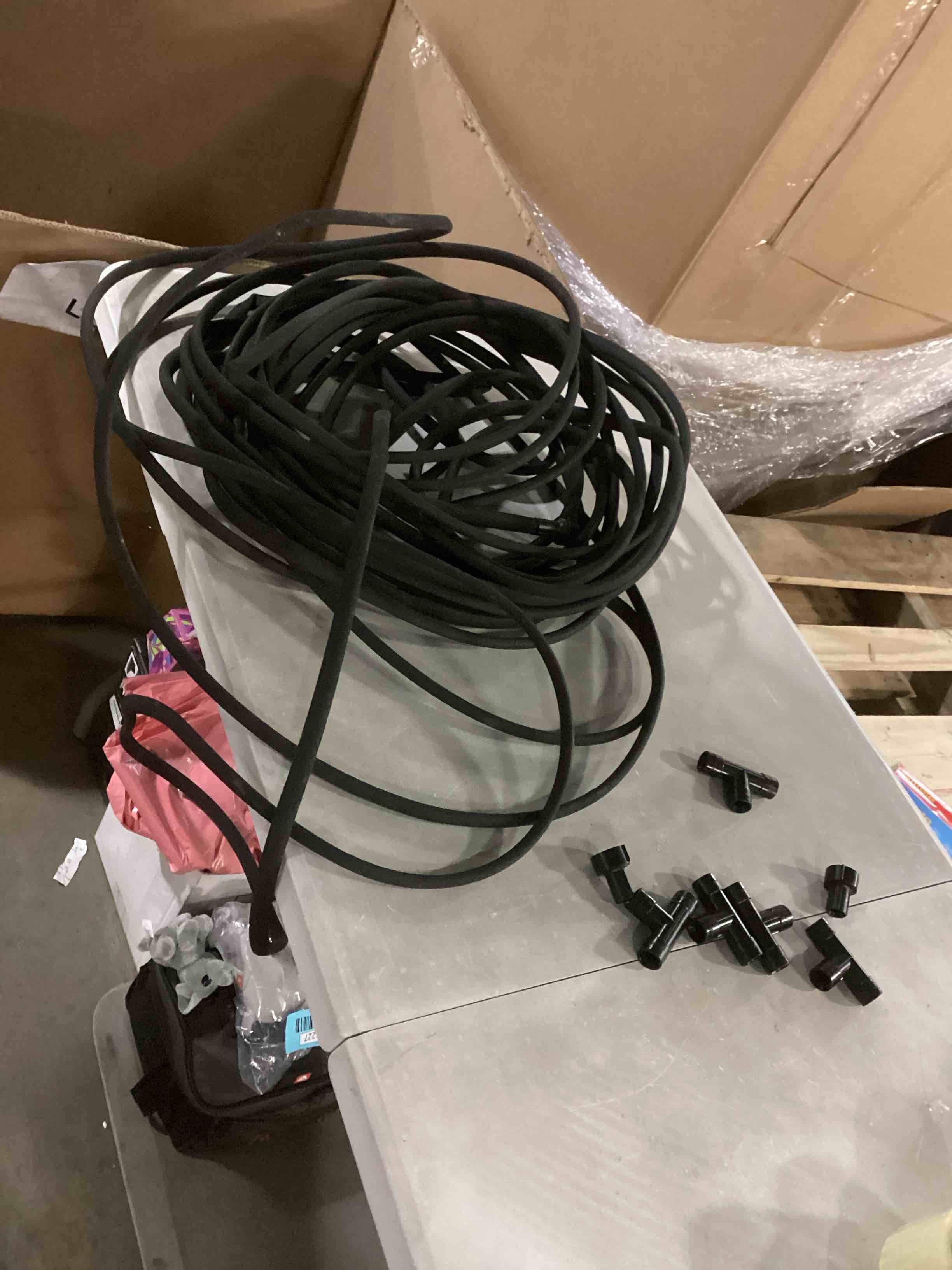 https://s3.amazonaws.com/lotting-images-prod/bidfta/BLU6805254_1733235818773.jpeg