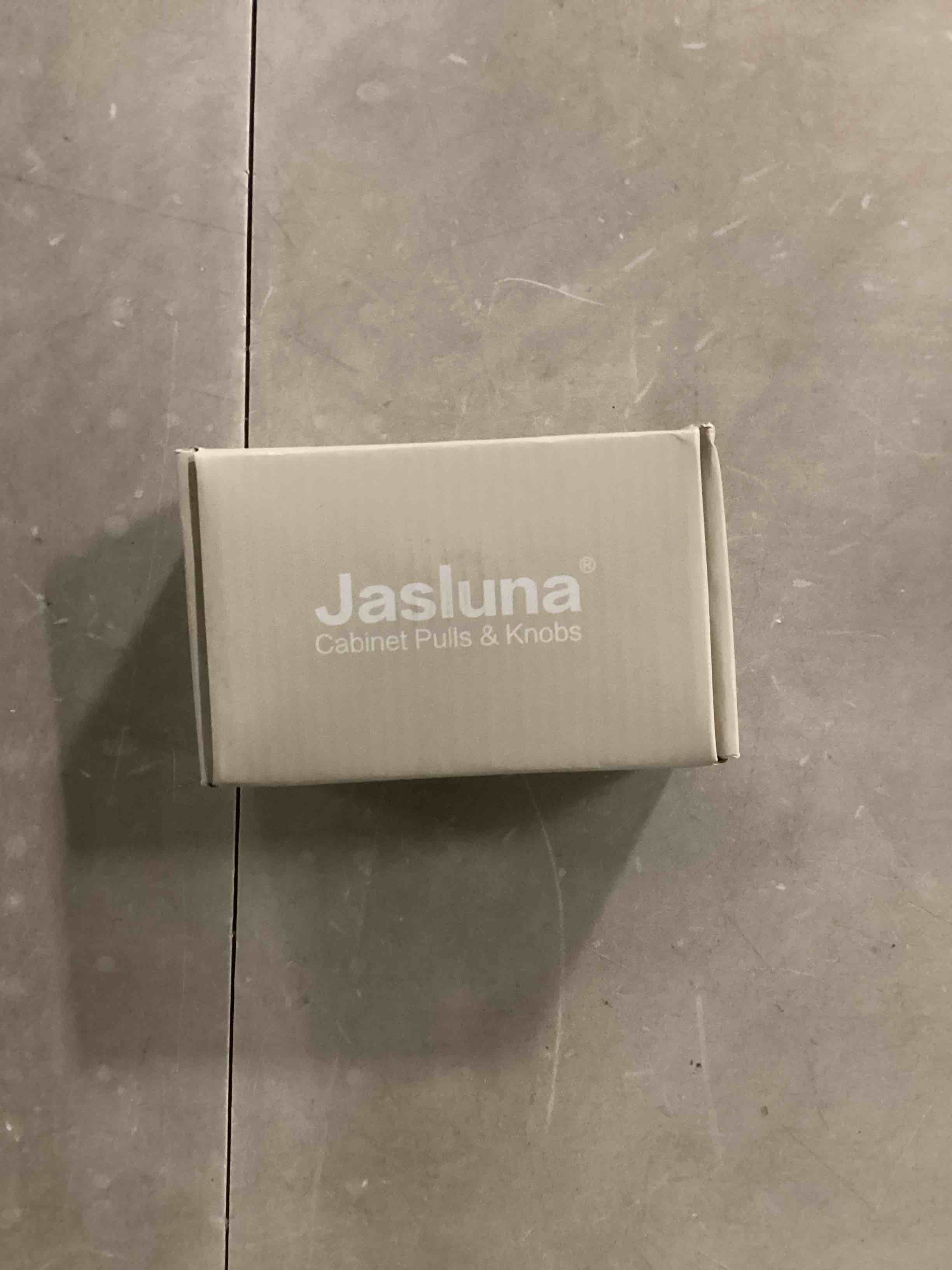 https://s3.amazonaws.com/lotting-images-prod/bidfta/BLU6805399_1733320178293.jpeg