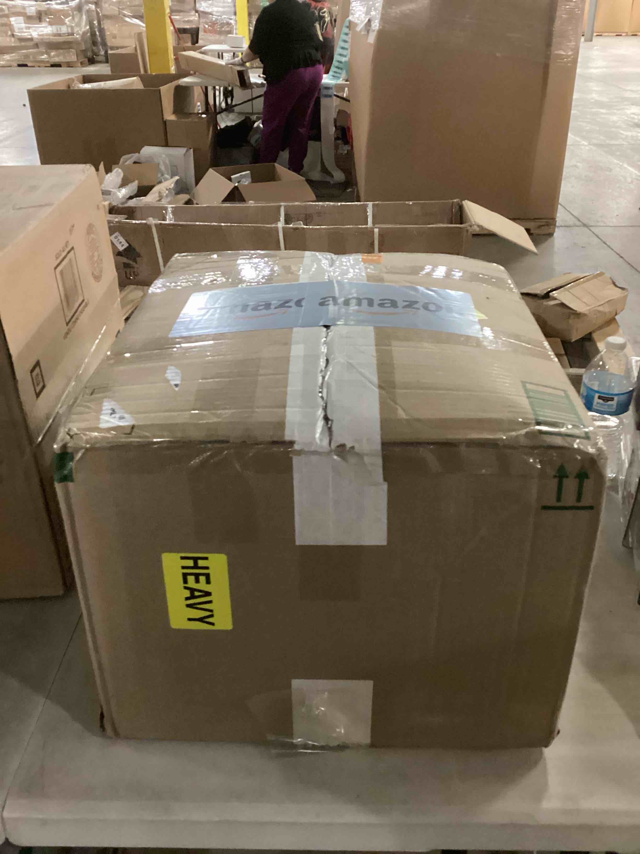 https://s3.amazonaws.com/lotting-images-prod/bidfta/BLU6805513_1733334810531.jpeg