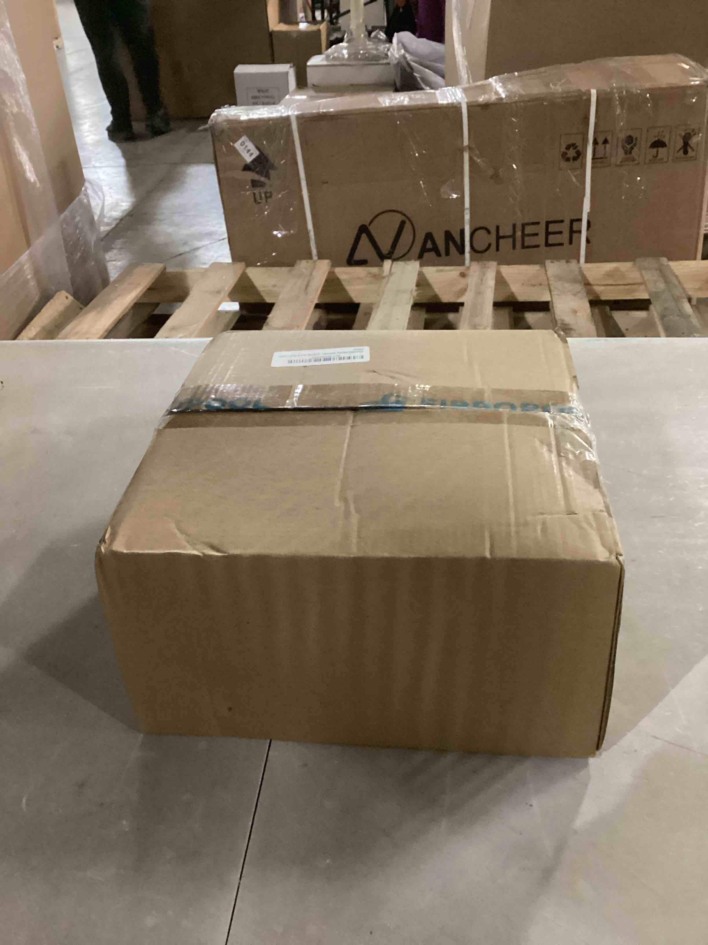 https://s3.amazonaws.com/lotting-images-prod/bidfta/BLU6805553_1733341567165.jpeg