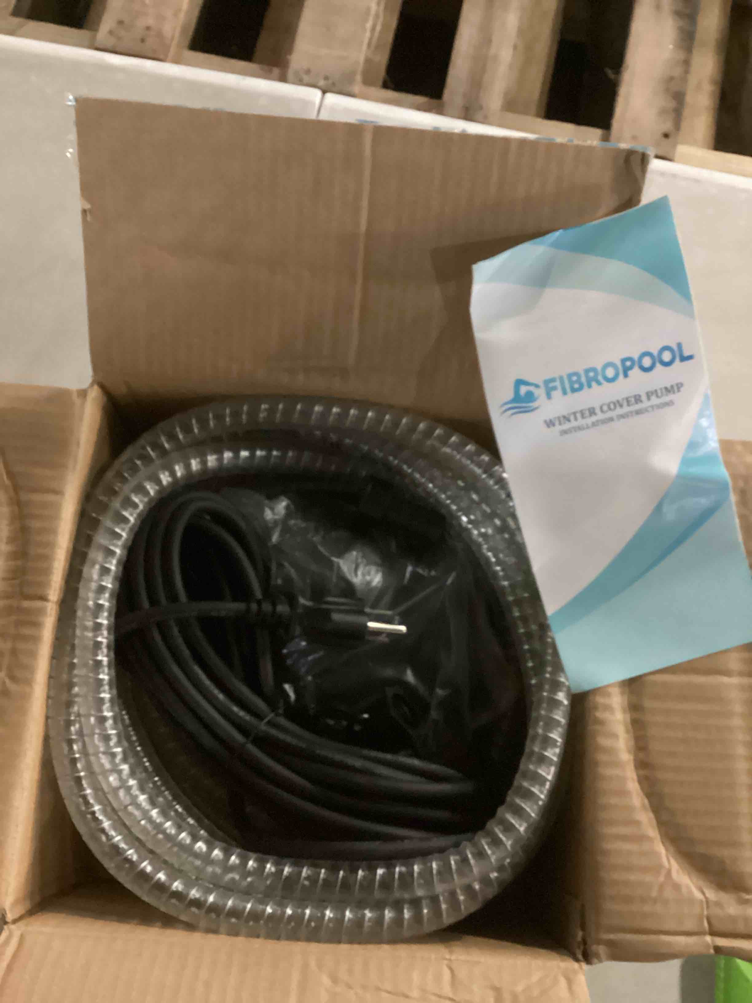 https://s3.amazonaws.com/lotting-images-prod/bidfta/BLU6805553_1733341584852.jpeg