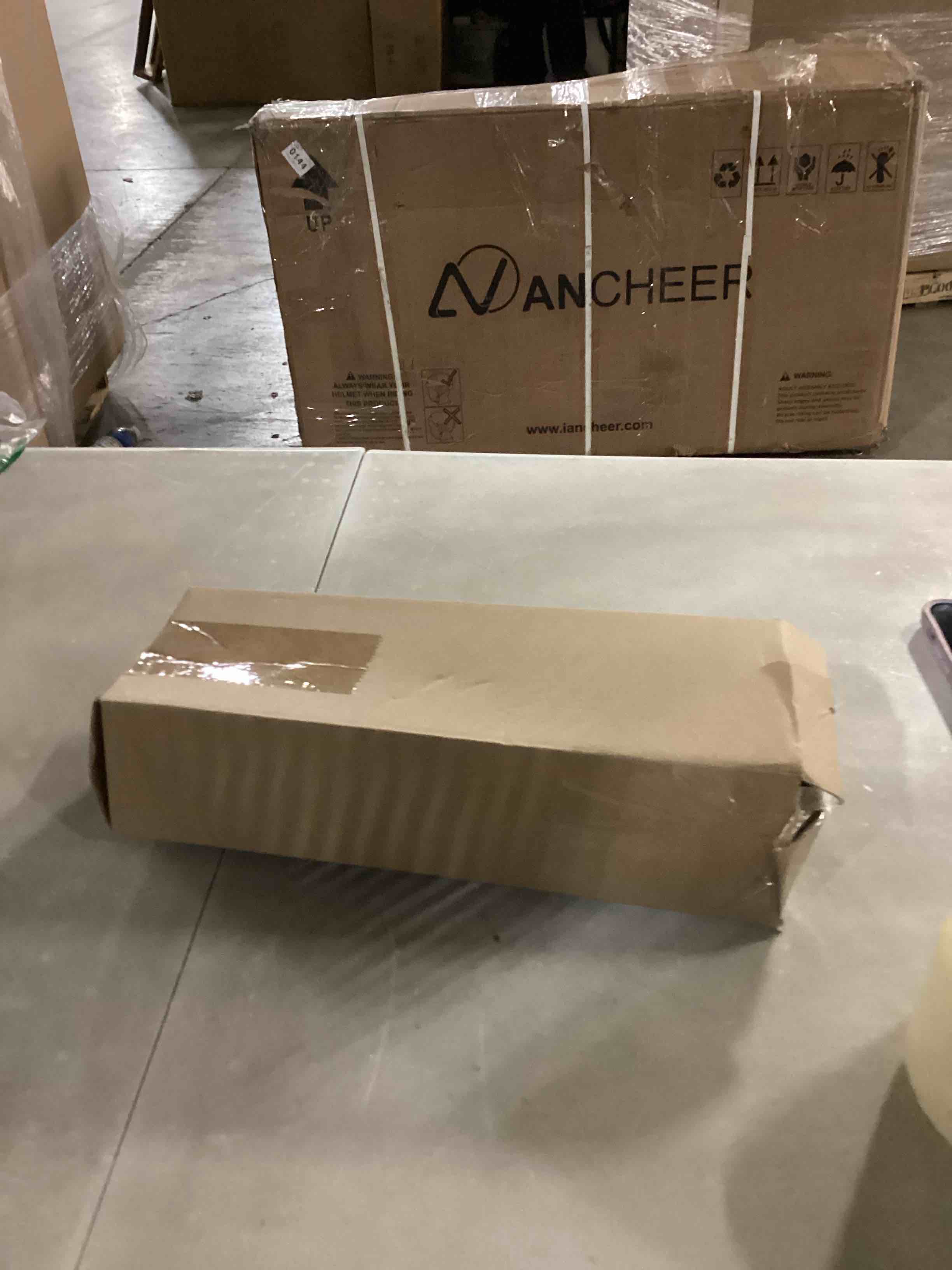 https://s3.amazonaws.com/lotting-images-prod/bidfta/BLU6805669_1733409989131.jpeg