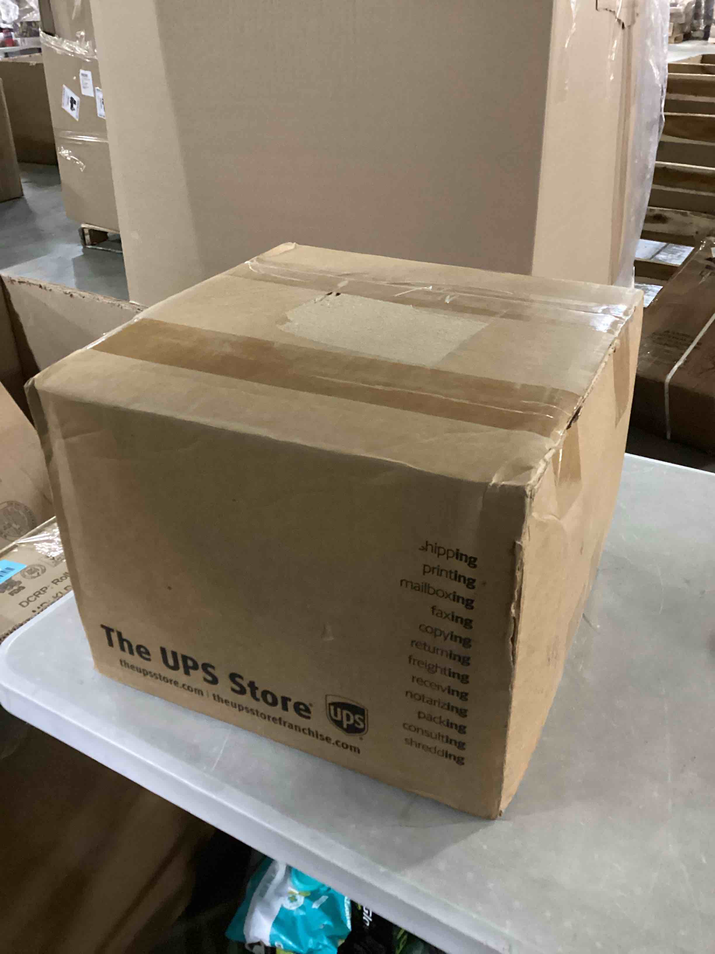 https://s3.amazonaws.com/lotting-images-prod/bidfta/BLU6805863_1733499069862.jpeg