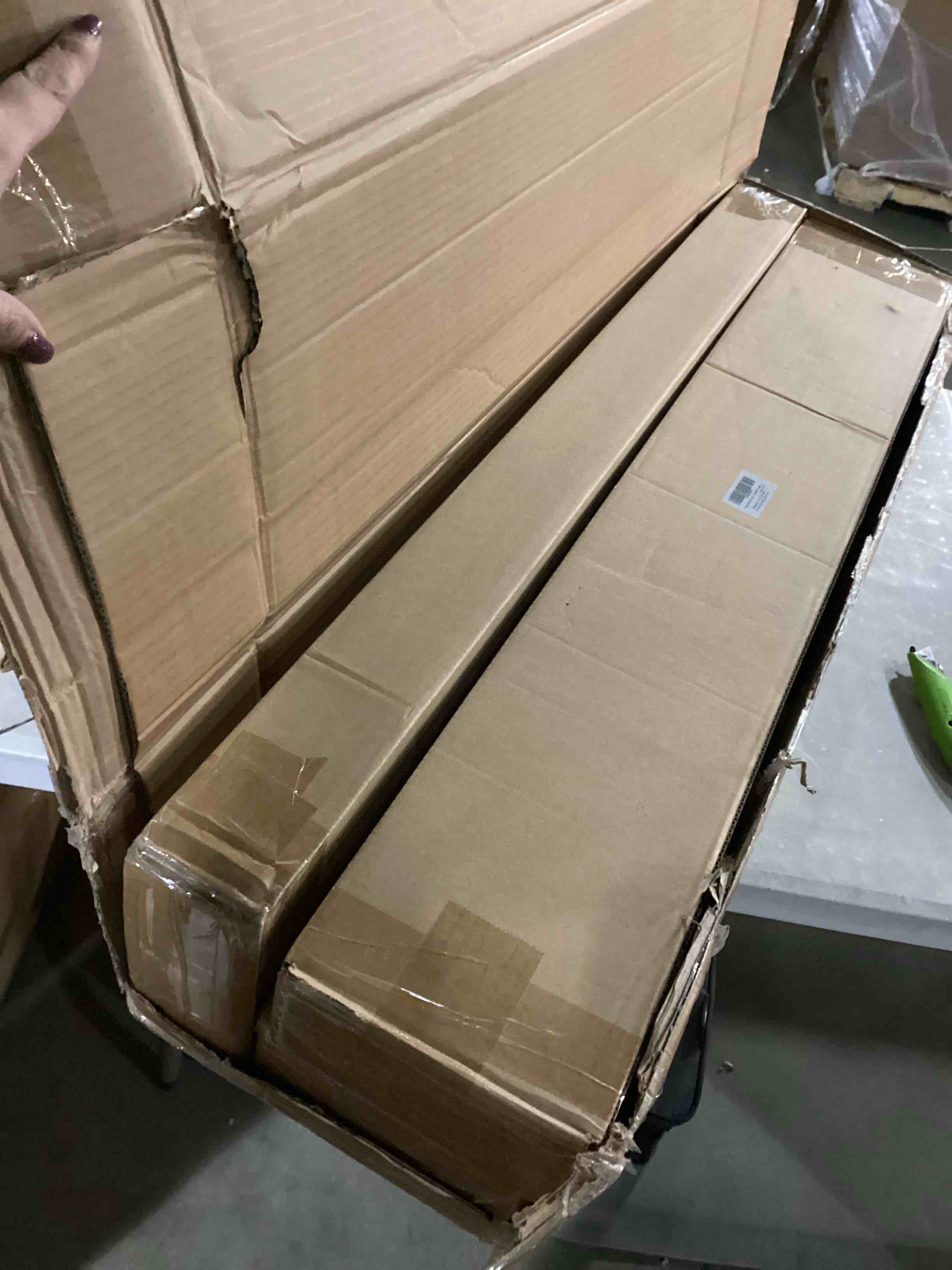 https://s3.amazonaws.com/lotting-images-prod/bidfta/BLU6805867_1733500158956.jpeg