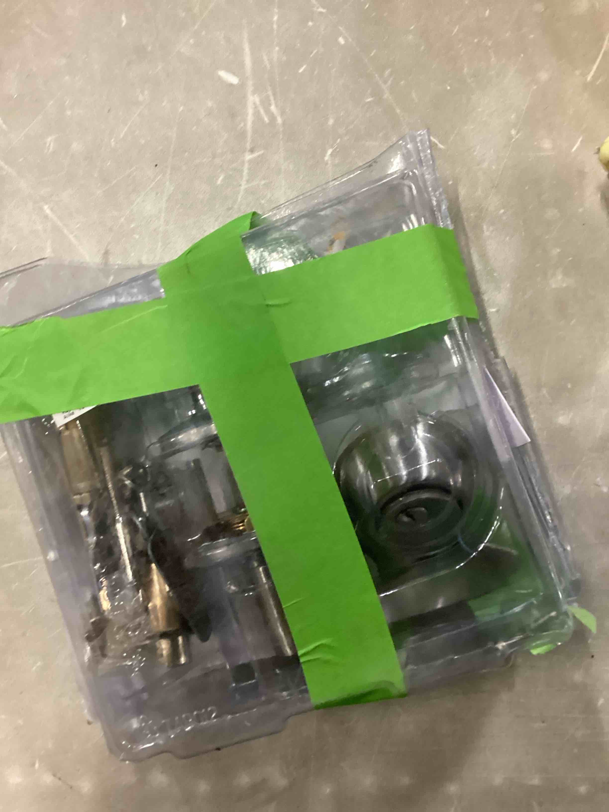 https://s3.amazonaws.com/lotting-images-prod/bidfta/BLU6805995_1732559902605.jpeg