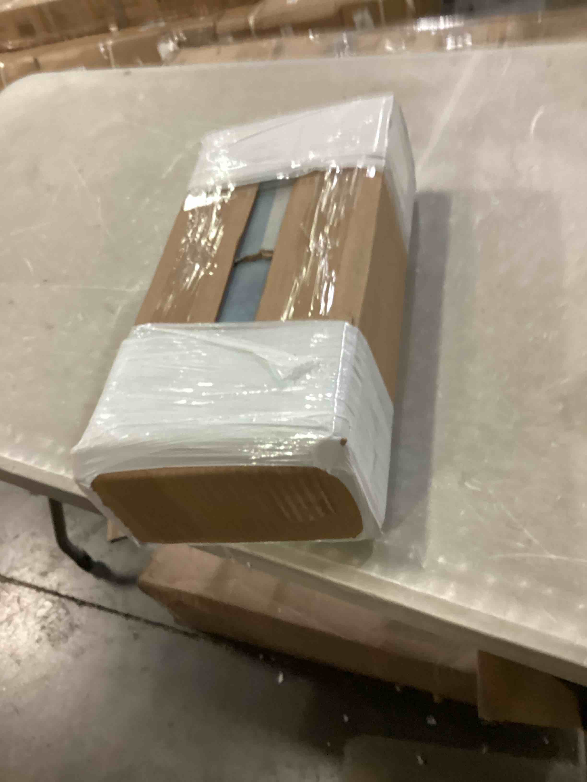 https://s3.amazonaws.com/lotting-images-prod/bidfta/BLU6806137_1732724814014.jpeg