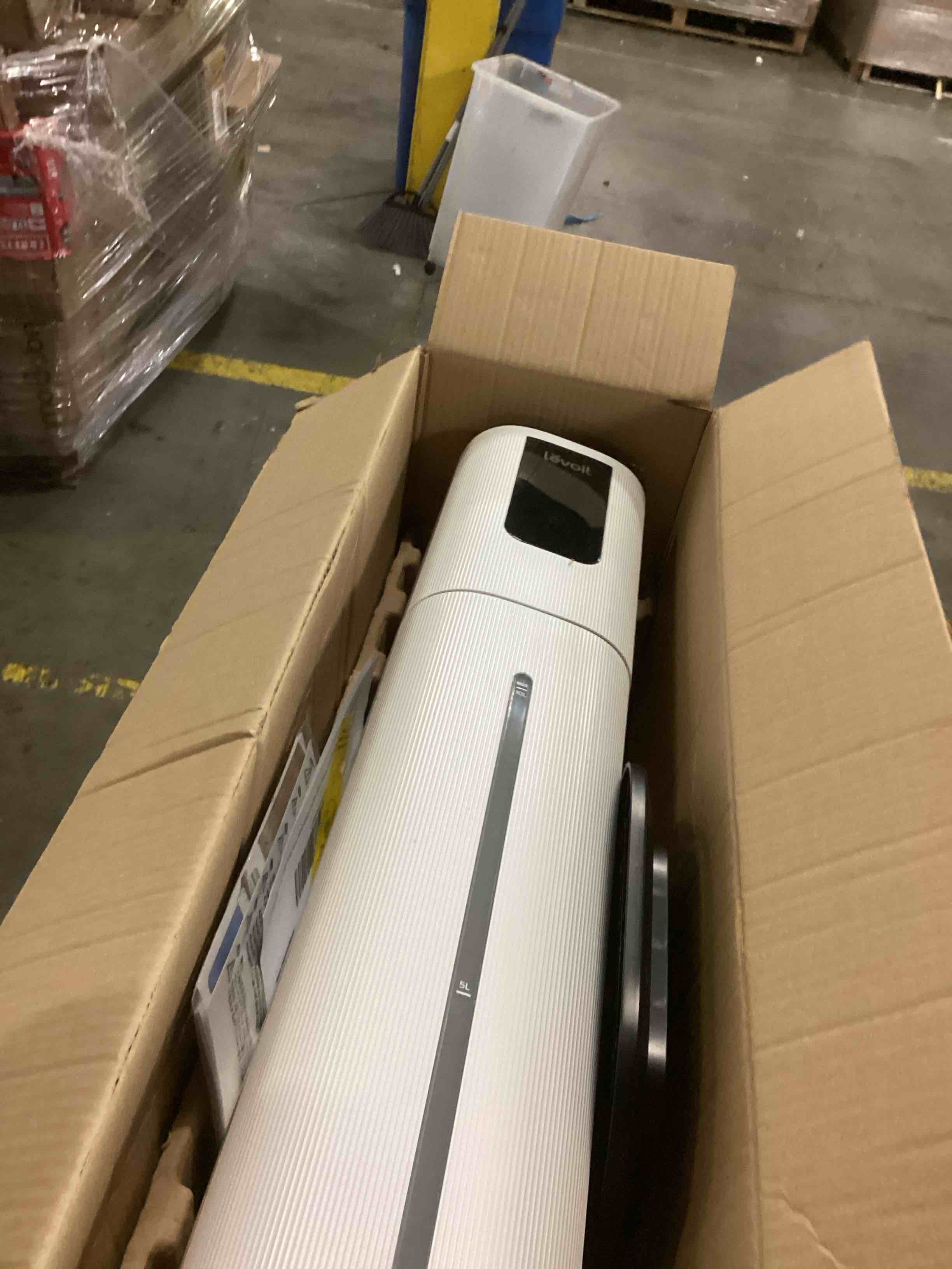 https://s3.amazonaws.com/lotting-images-prod/bidfta/BLU6806447_1733167322335.jpeg