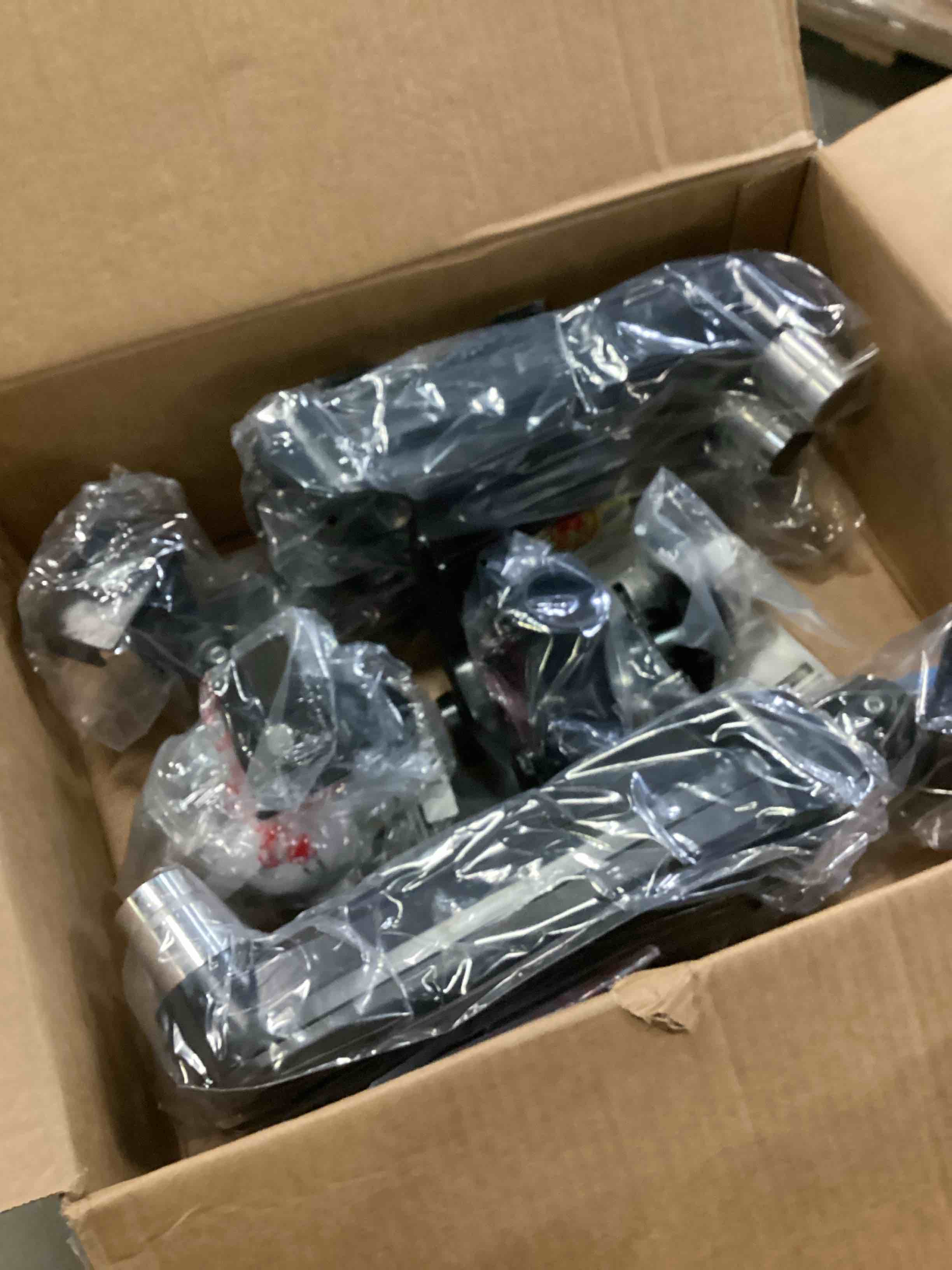 https://s3.amazonaws.com/lotting-images-prod/bidfta/BLU6806487_1733229842180.jpeg