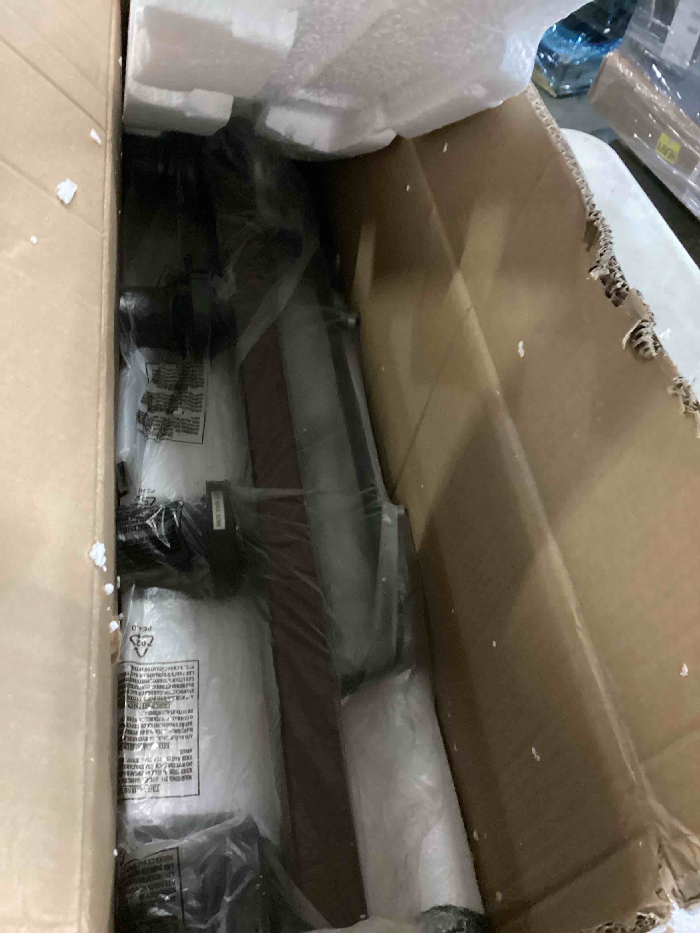 https://s3.amazonaws.com/lotting-images-prod/bidfta/BLU6806530_1733236427216.jpeg
