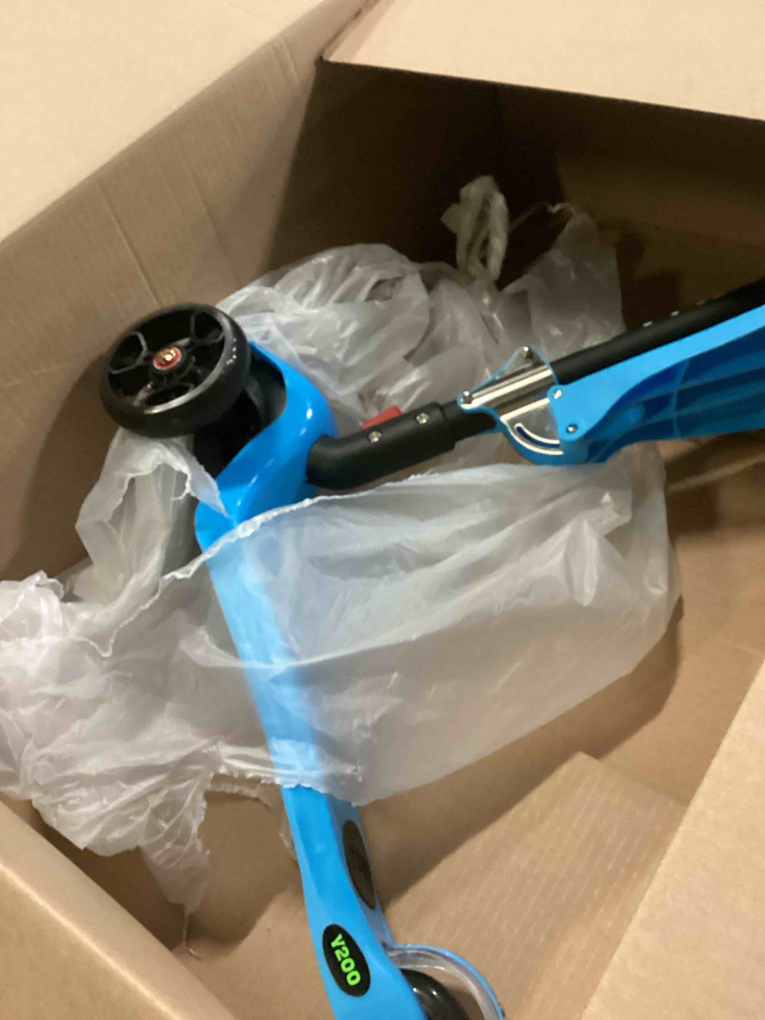 https://s3.amazonaws.com/lotting-images-prod/bidfta/BLU6806539_1733237685788.jpeg