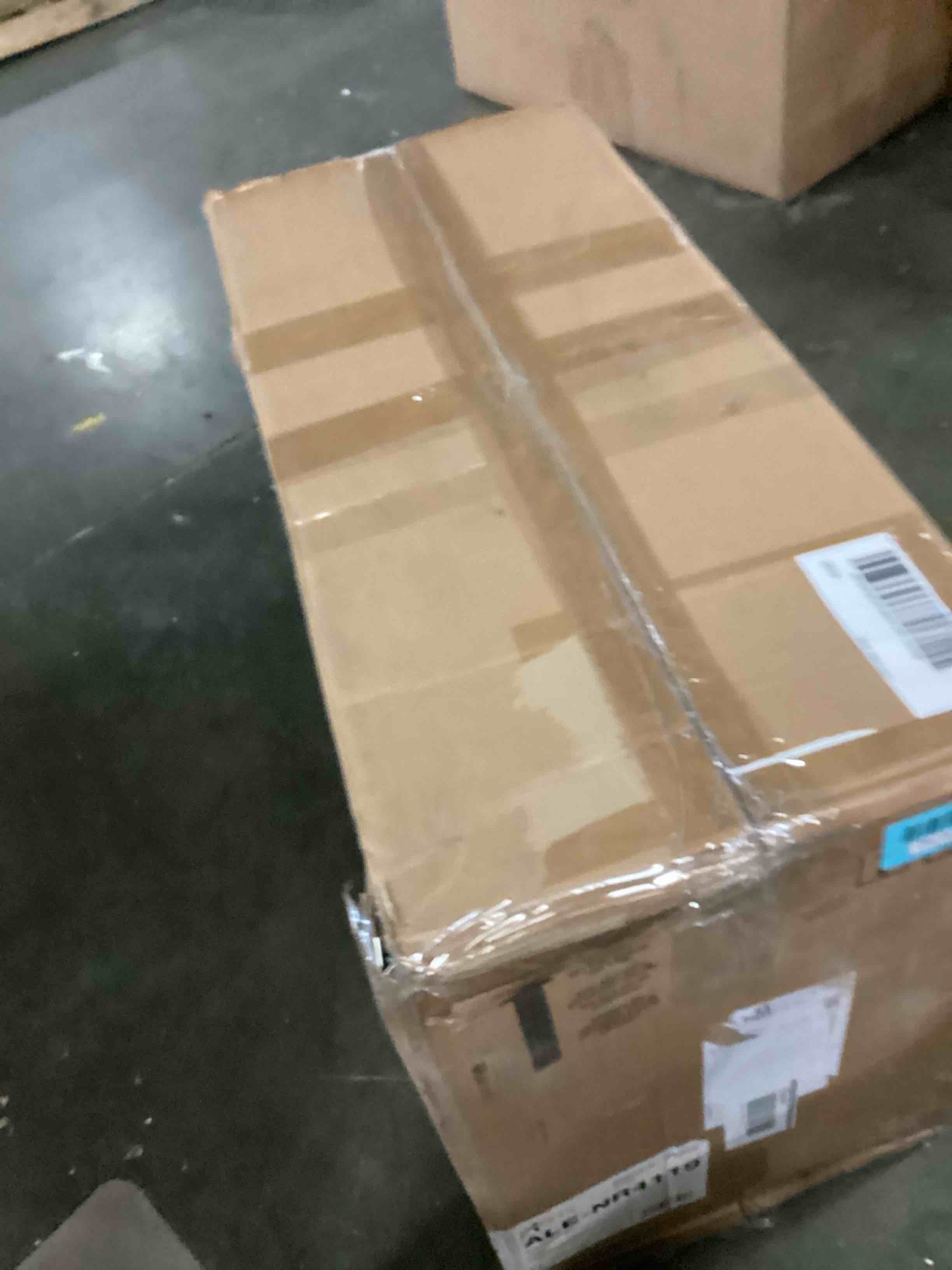 https://s3.amazonaws.com/lotting-images-prod/bidfta/BLU6806792_1733405220375.jpeg